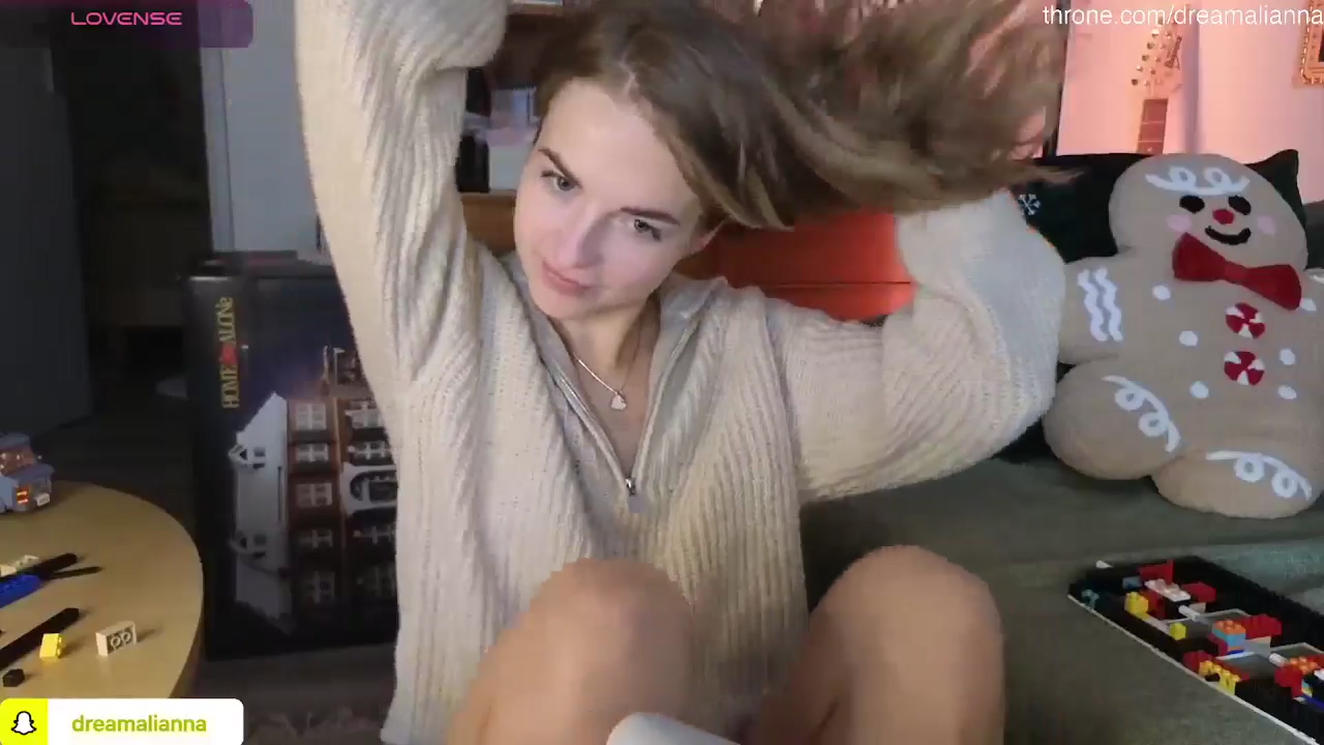 Gallery image thumbnail from DreamAlianna's myfreecams stream on, 11/29/2025, 07:35 image 19 of 20
