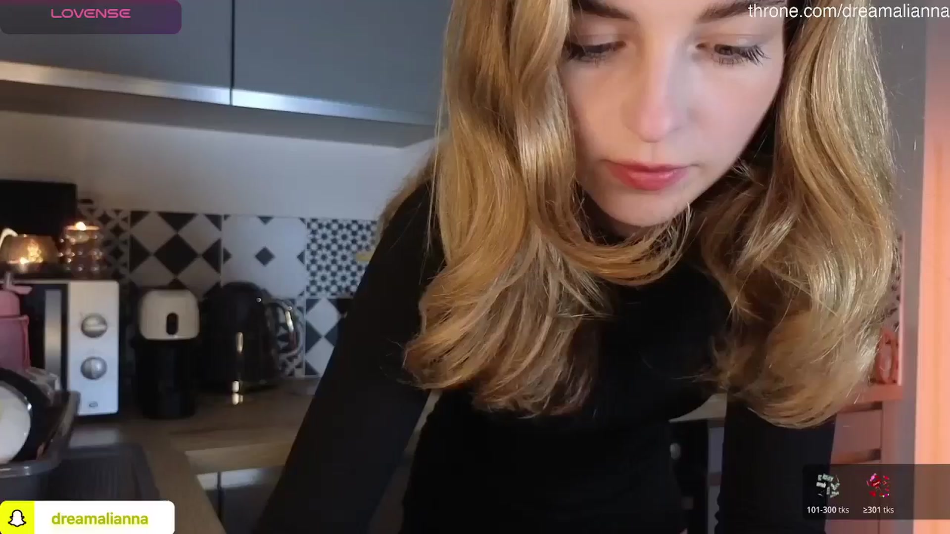 Gallery image thumbnail from DreamAlianna's myfreecams stream on, 11/30/2025, 02:49 image 1 of 20