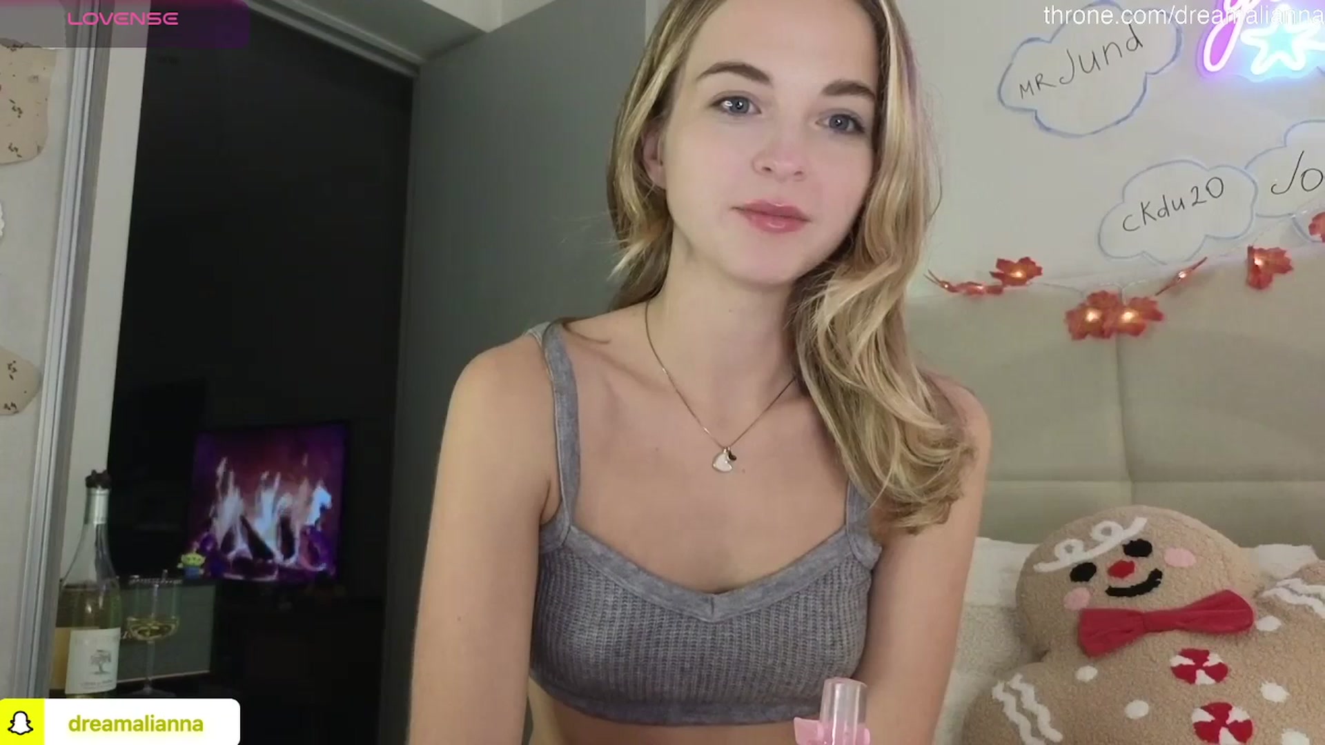 Gallery image thumbnail from DreamAlianna's myfreecams stream on, 12/01/2025, 23:18 image 11 of 20