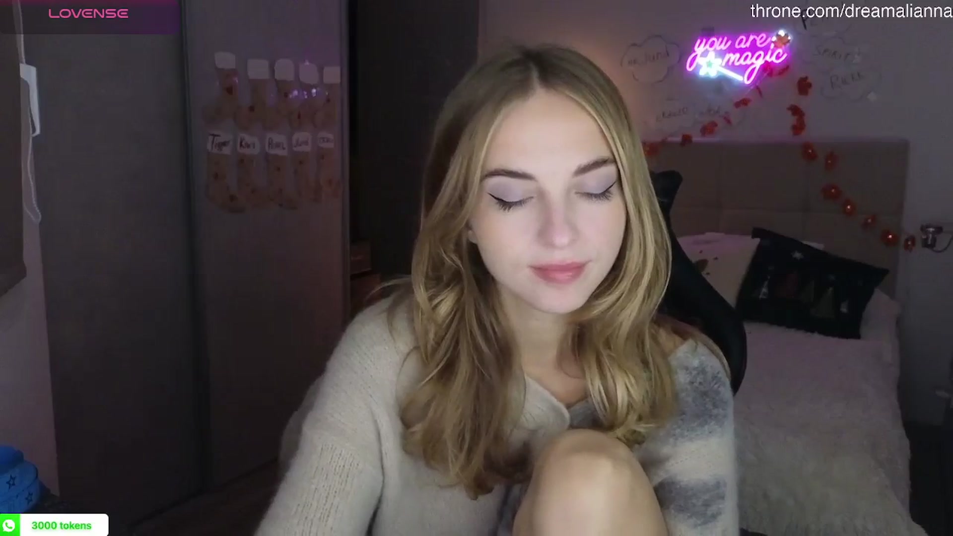 Gallery image thumbnail from DreamAlianna's myfreecams stream on, 12/05/2025, 18:24 image 16 of 20