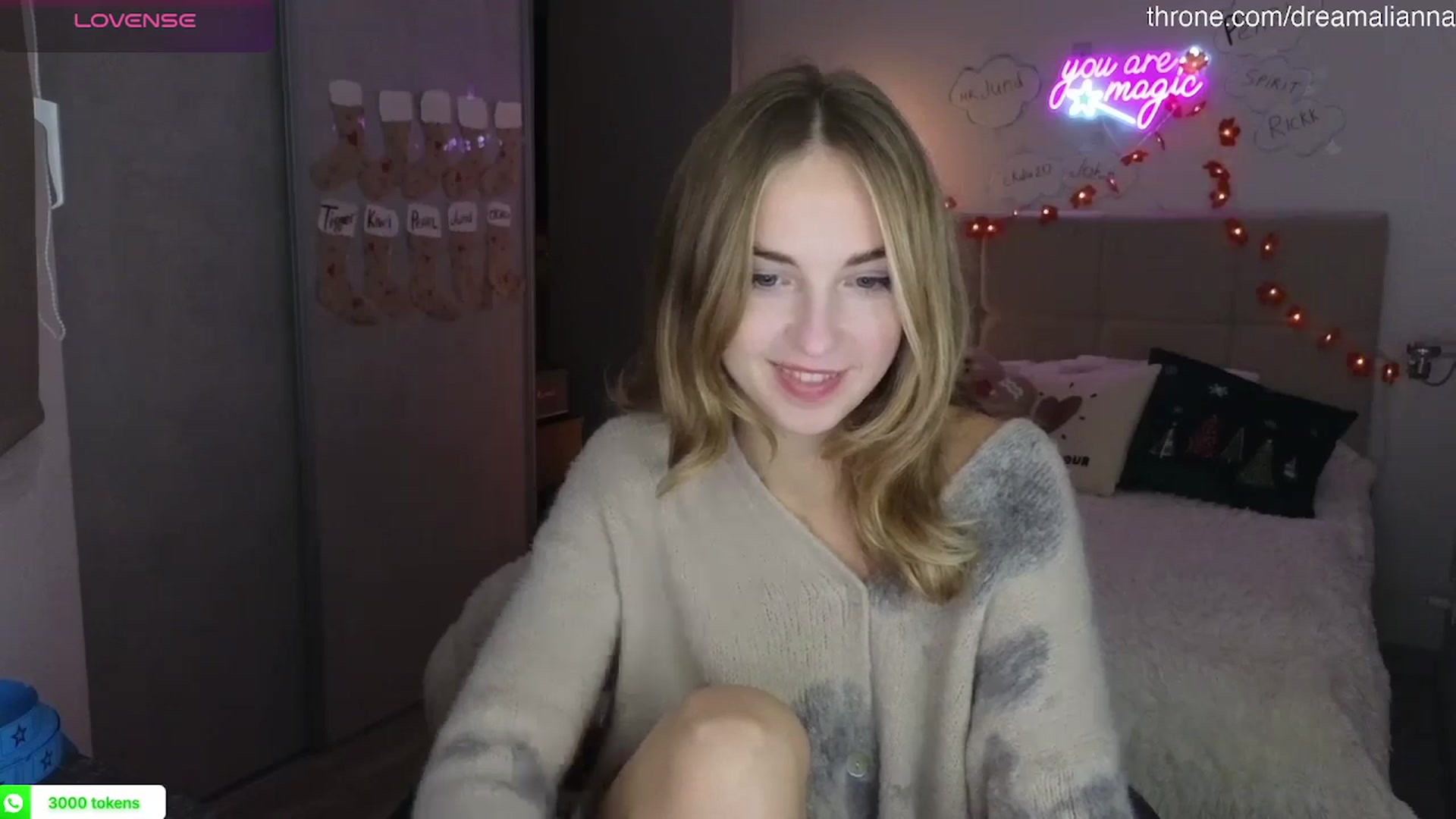 Gallery image thumbnail from DreamAlianna's myfreecams stream on, 12/05/2025, 18:24 image 17 of 20