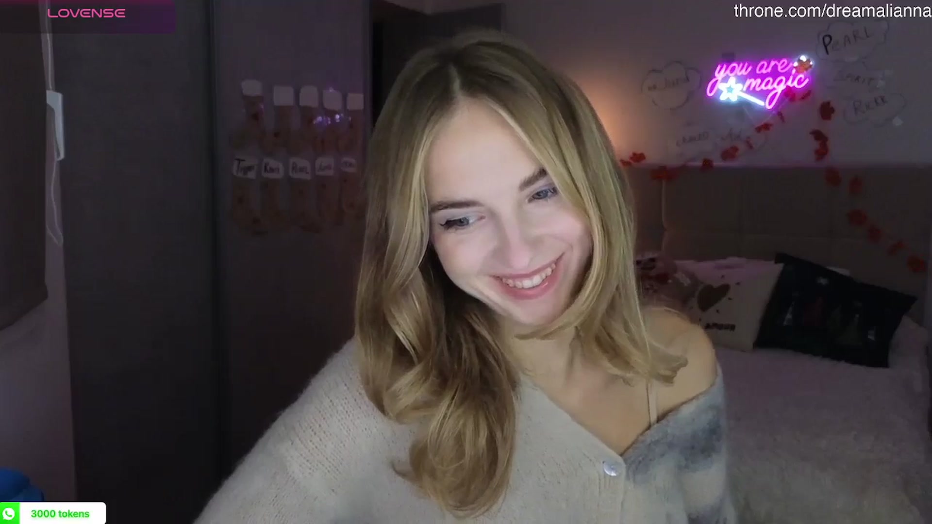 Gallery image thumbnail from DreamAlianna's myfreecams stream on, 12/05/2025, 18:24 image 12 of 20