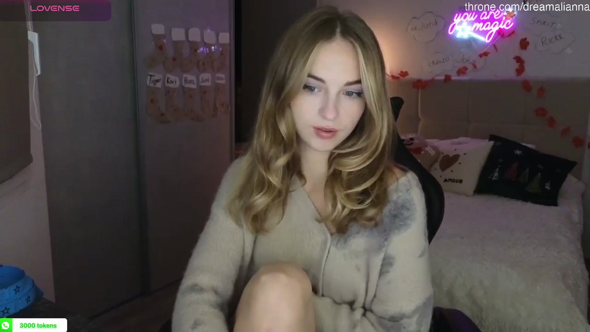Gallery image thumbnail from DreamAlianna's myfreecams stream on, 12/05/2025, 18:24 image 8 of 20