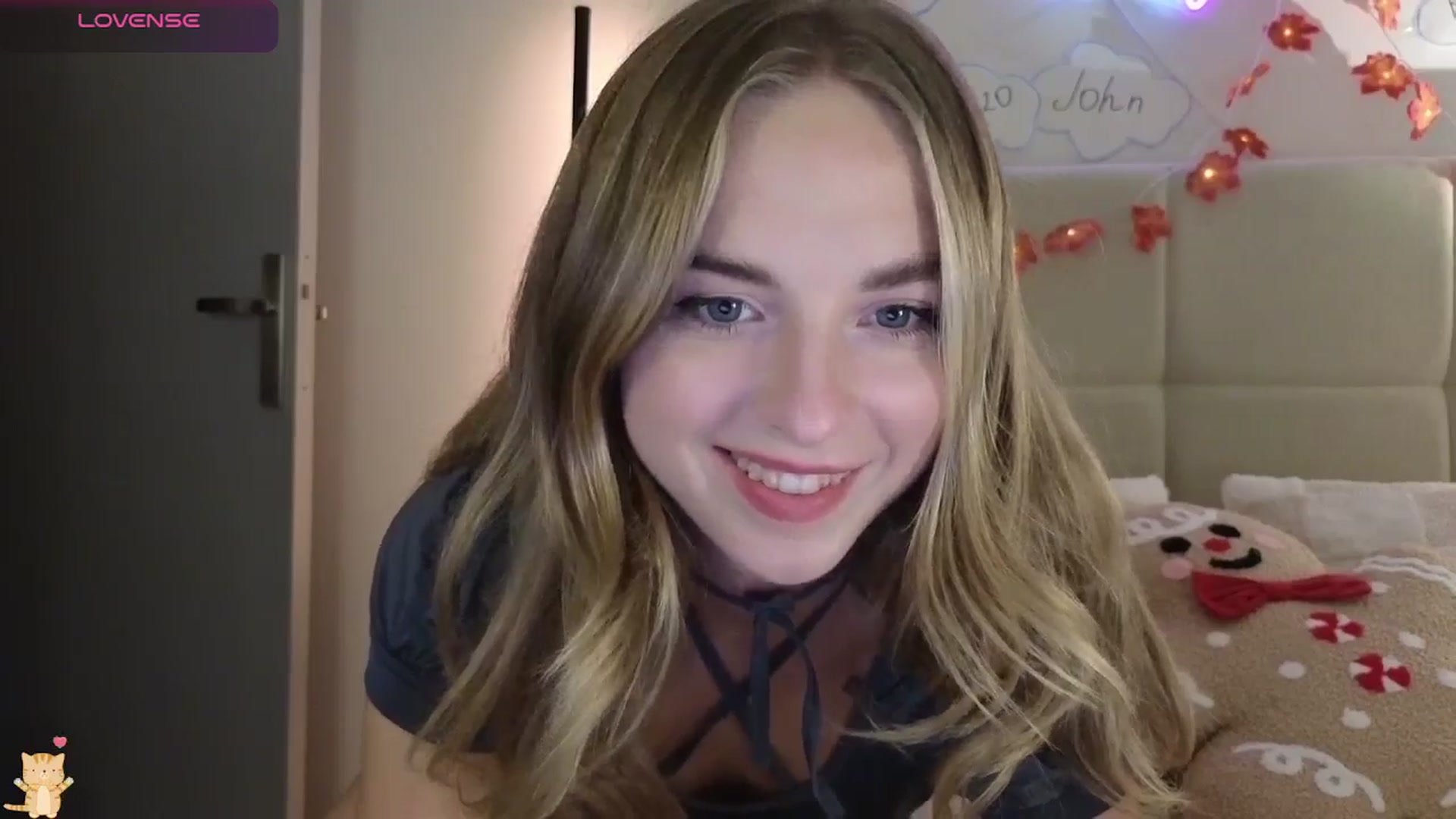 Gallery image thumbnail from DreamAlianna's myfreecams stream on, 12/13/2025, 19:33 image 6 of 20
