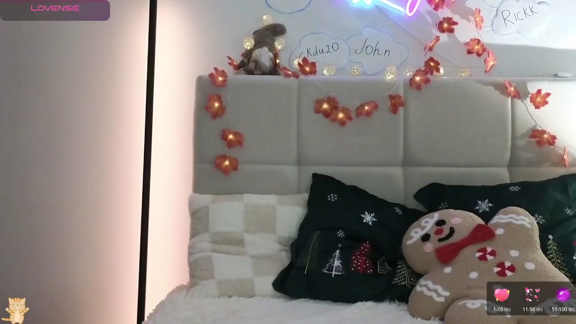 Gallery image thumbnail from DreamAlianna's myfreecams stream on, 12/15/2025, 24:27 image 6 of 20