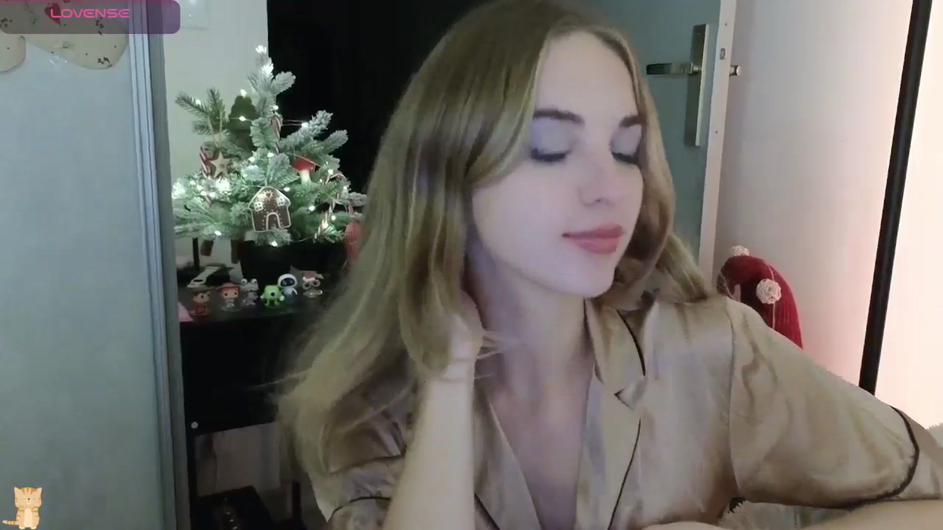 Gallery image thumbnail from DreamAlianna's myfreecams stream on, 12/17/2025, 23:24 image 4 of 20