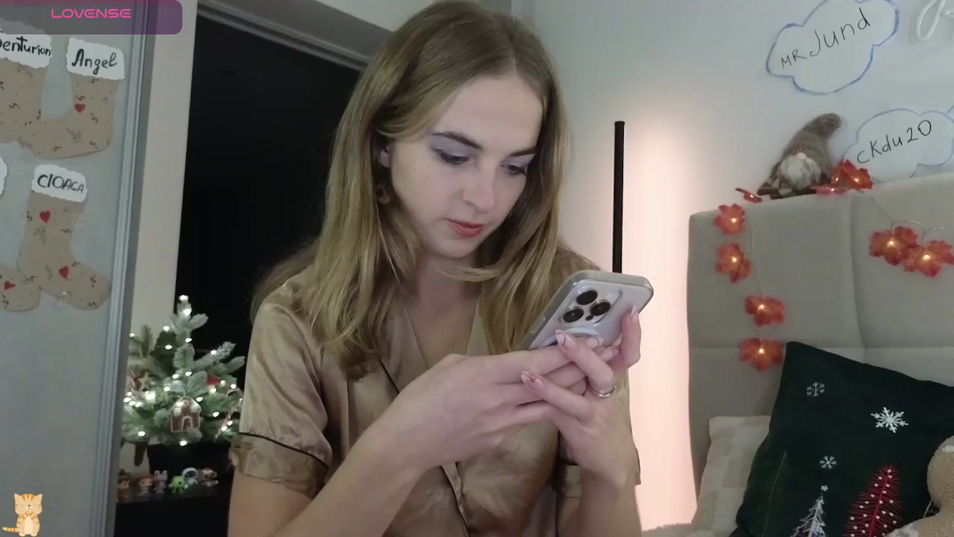 Gallery image thumbnail from DreamAlianna's myfreecams stream on, 12/17/2025, 23:24 image 1 of 20
