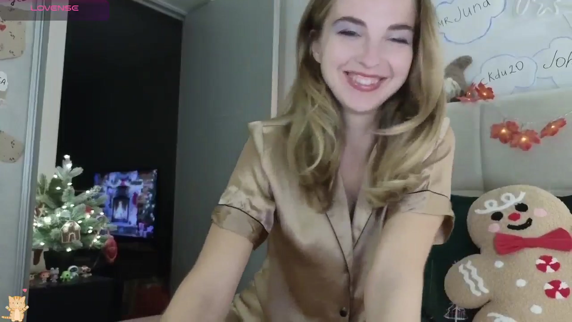 Gallery image thumbnail from DreamAlianna's myfreecams stream on, 12/17/2025, 23:24 image 2 of 20