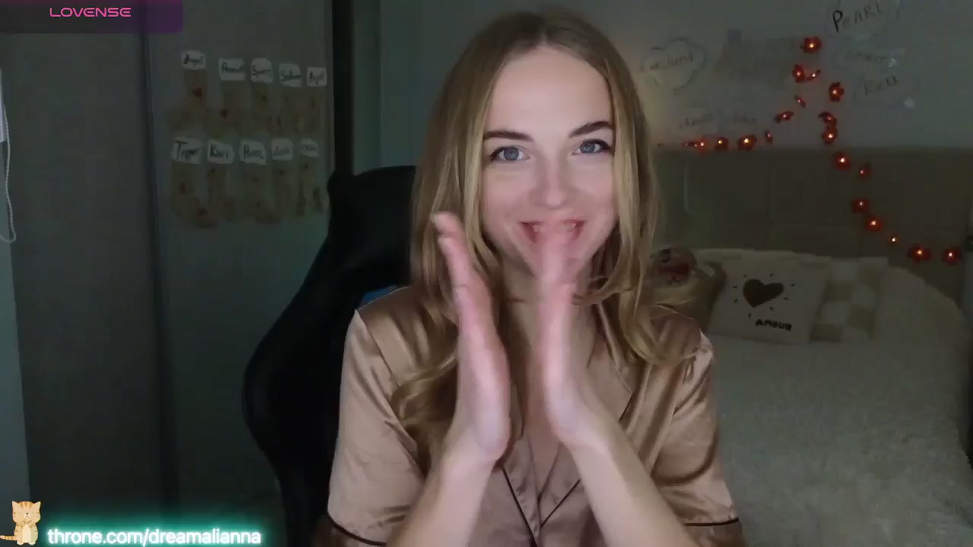 Gallery image thumbnail from DreamAlianna's myfreecams stream on, 12/28/2025, 16:57 image 11 of 20