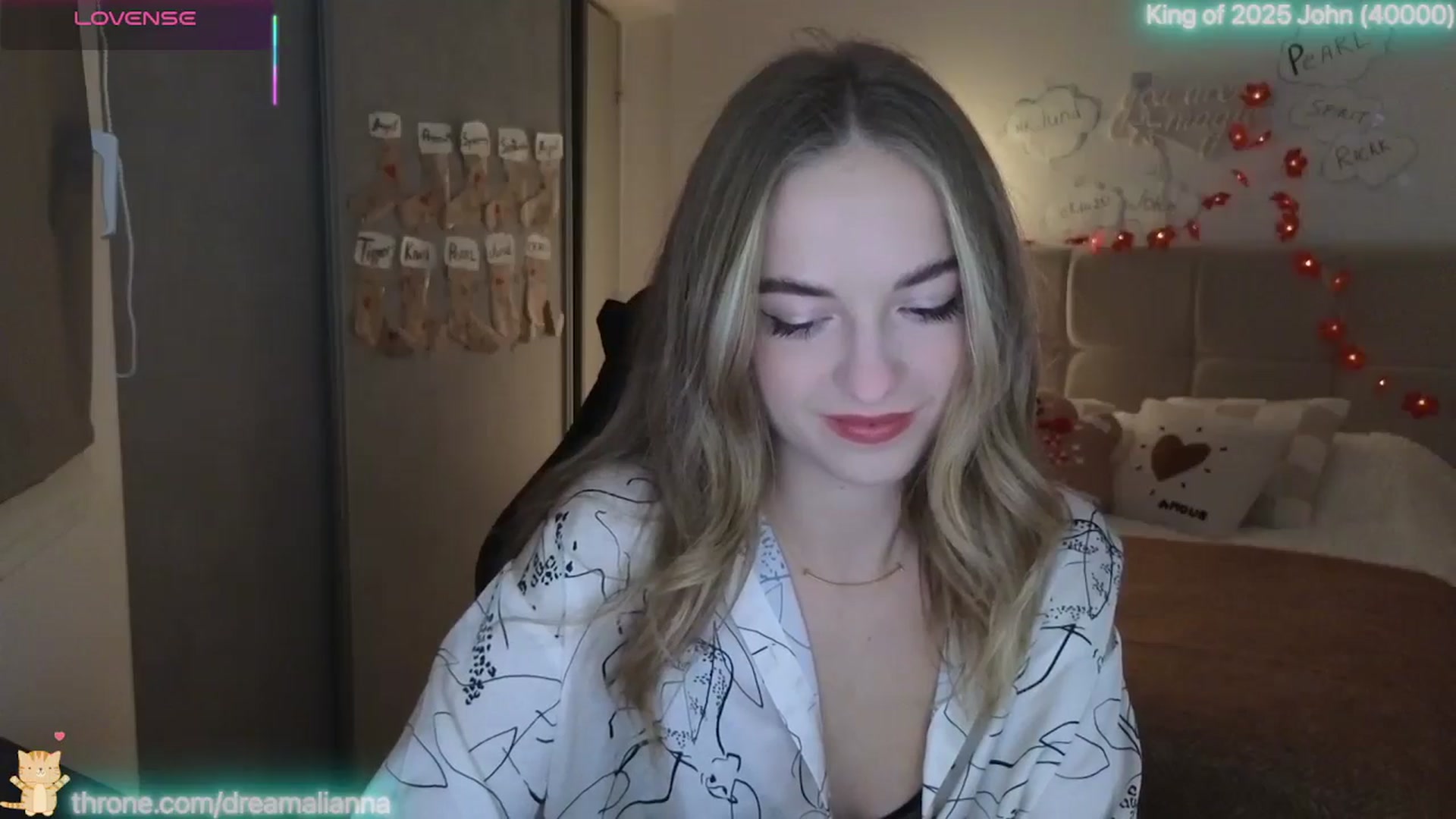 Gallery image thumbnail from DreamAlianna's myfreecams stream on, 12/30/2025, 24:06 image 2 of 20