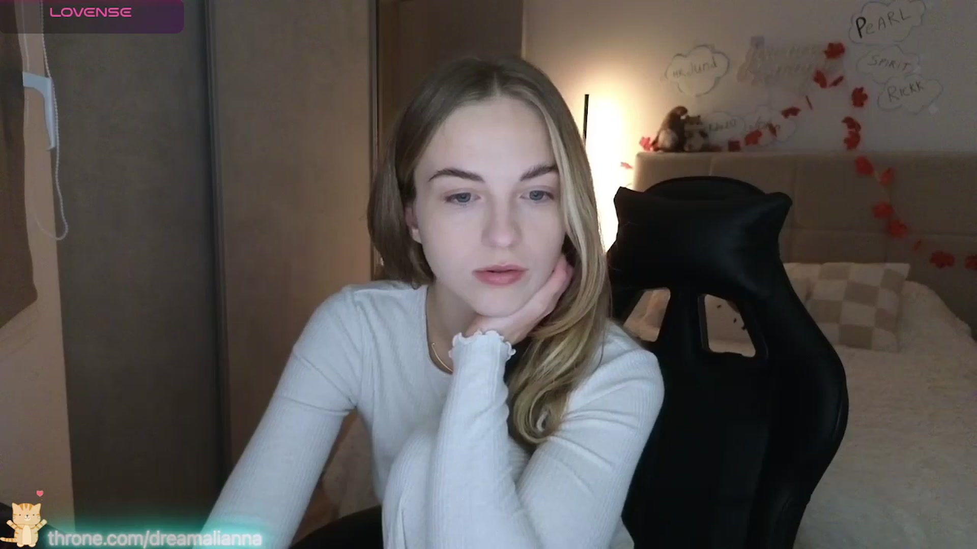 Gallery image thumbnail from DreamAlianna's myfreecams stream on, 01/06/2026, 22:19 image 9 of 20