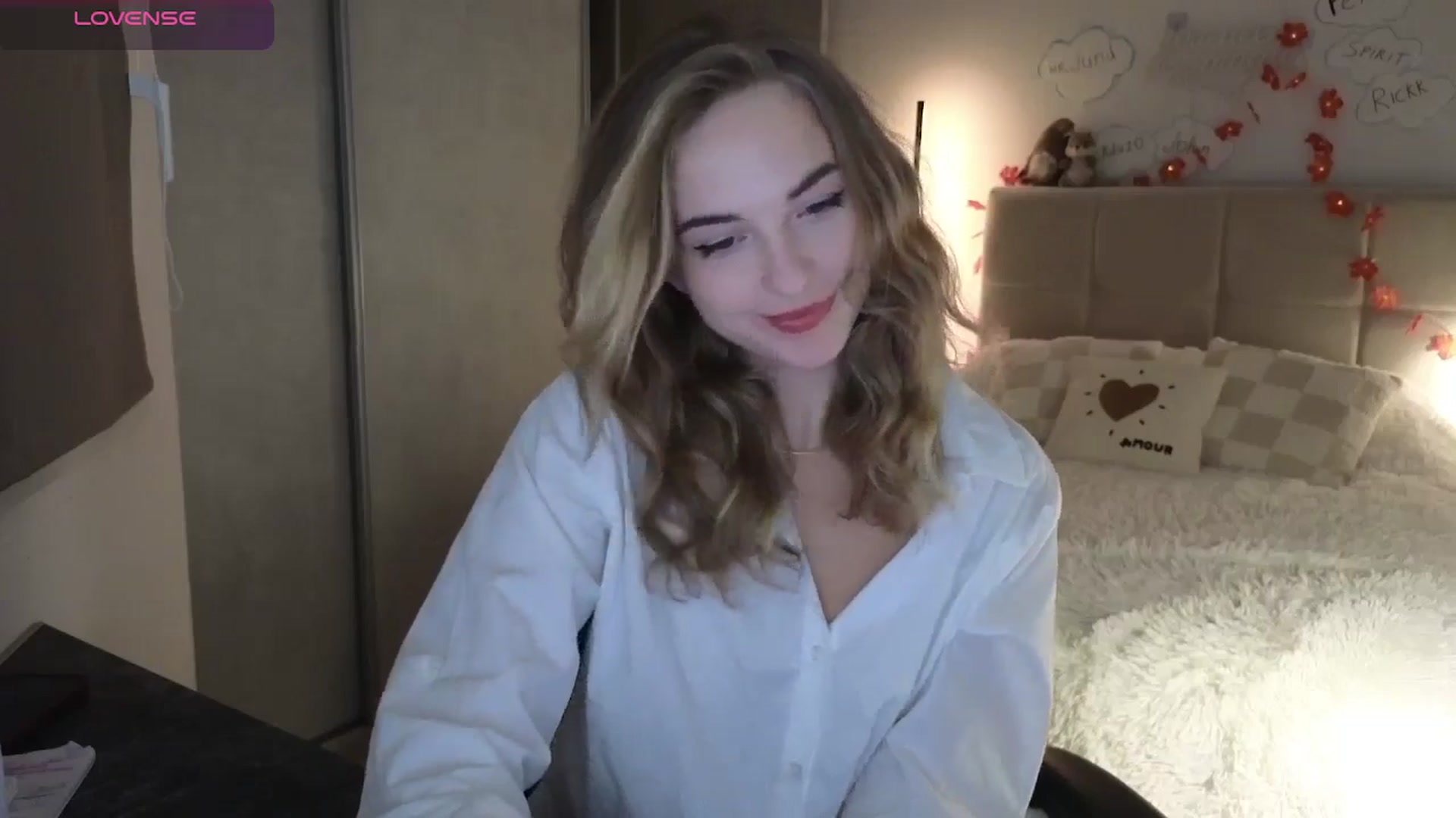 Gallery image thumbnail from DreamAlianna's myfreecams stream on, 01/12/2026, 24:06 image 16 of 20
