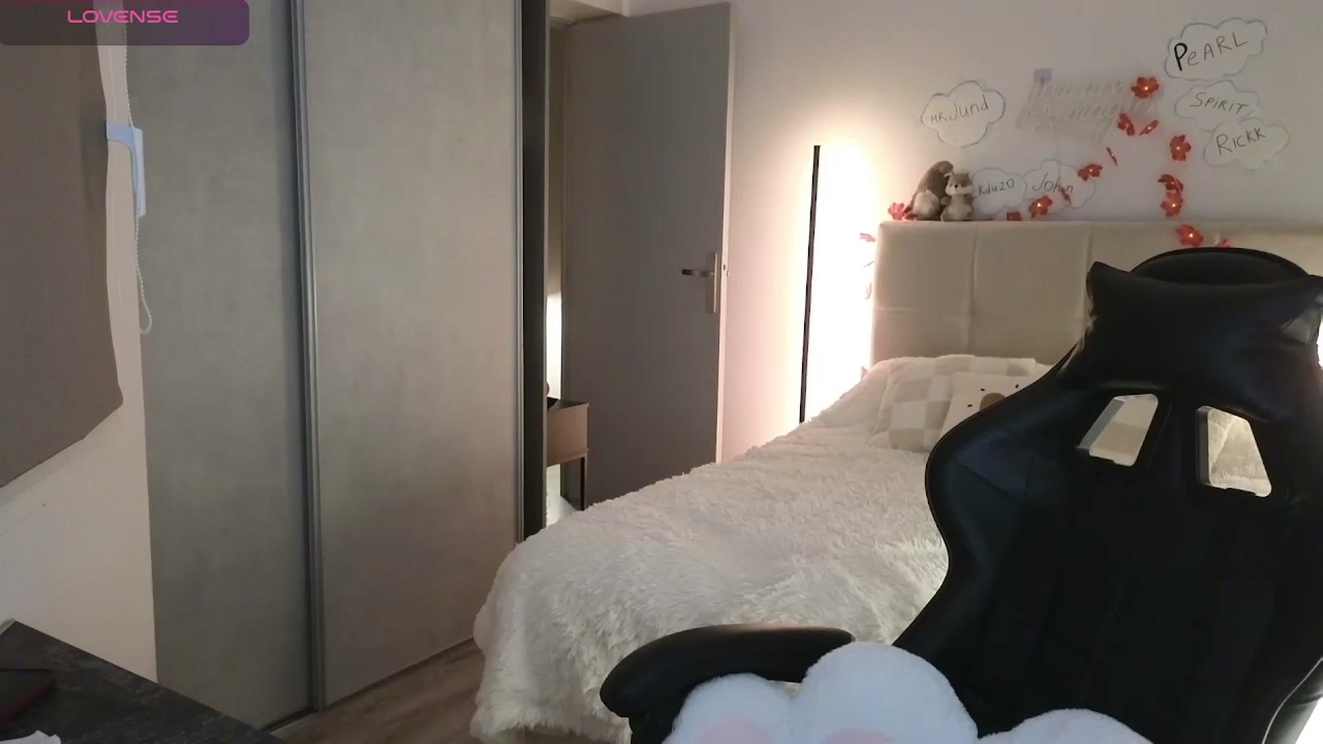 Gallery image thumbnail from DreamAlianna's myfreecams stream on, 01/12/2026, 24:06 image 19 of 20