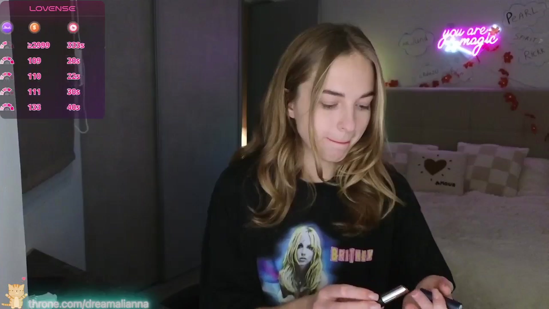 Gallery image thumbnail from DreamAlianna's myfreecams stream on, 01/14/2026, 23:01 image 3 of 20