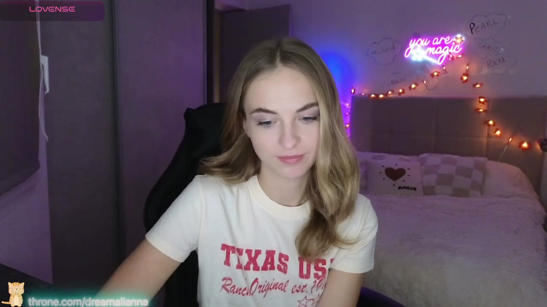 Gallery image thumbnail from DreamAlianna's myfreecams stream on, 01/16/2026, 24:13 image 4 of 20