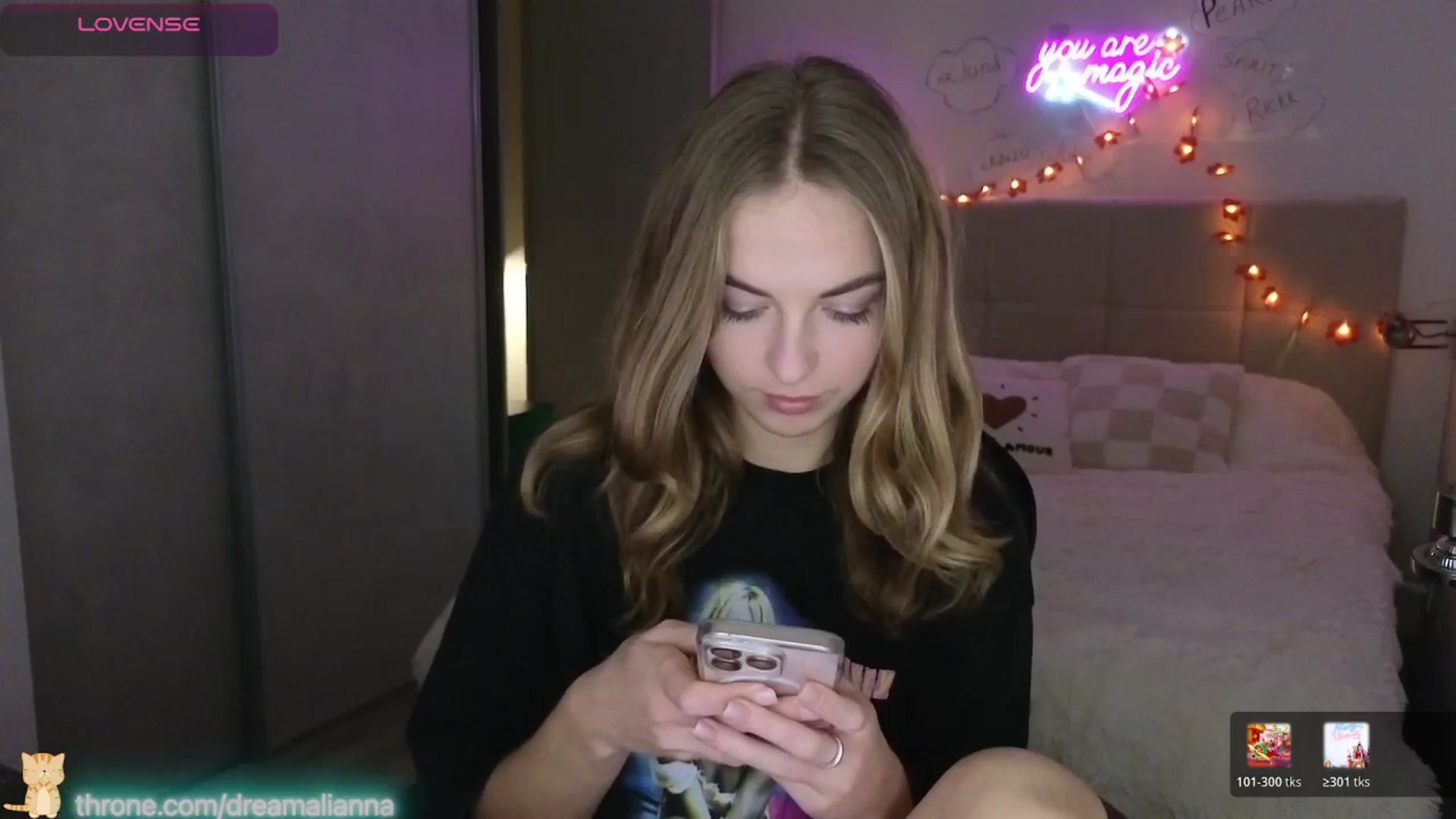 Gallery image thumbnail from DreamAlianna's myfreecams stream on, 01/16/2026, 01:36 image 2 of 20