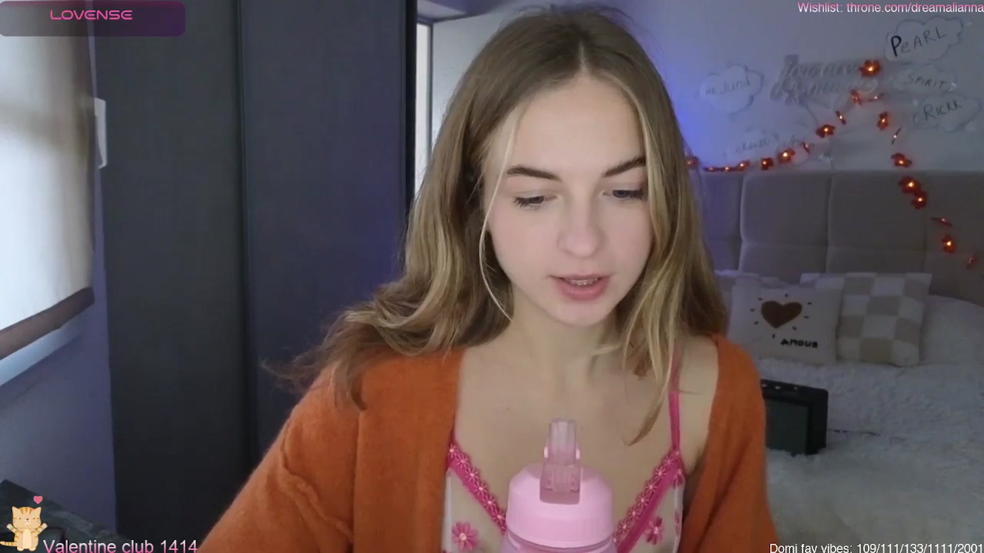Gallery image thumbnail from DreamAlianna's myfreecams stream on, 01/30/2026, 09:02 image 12 of 20