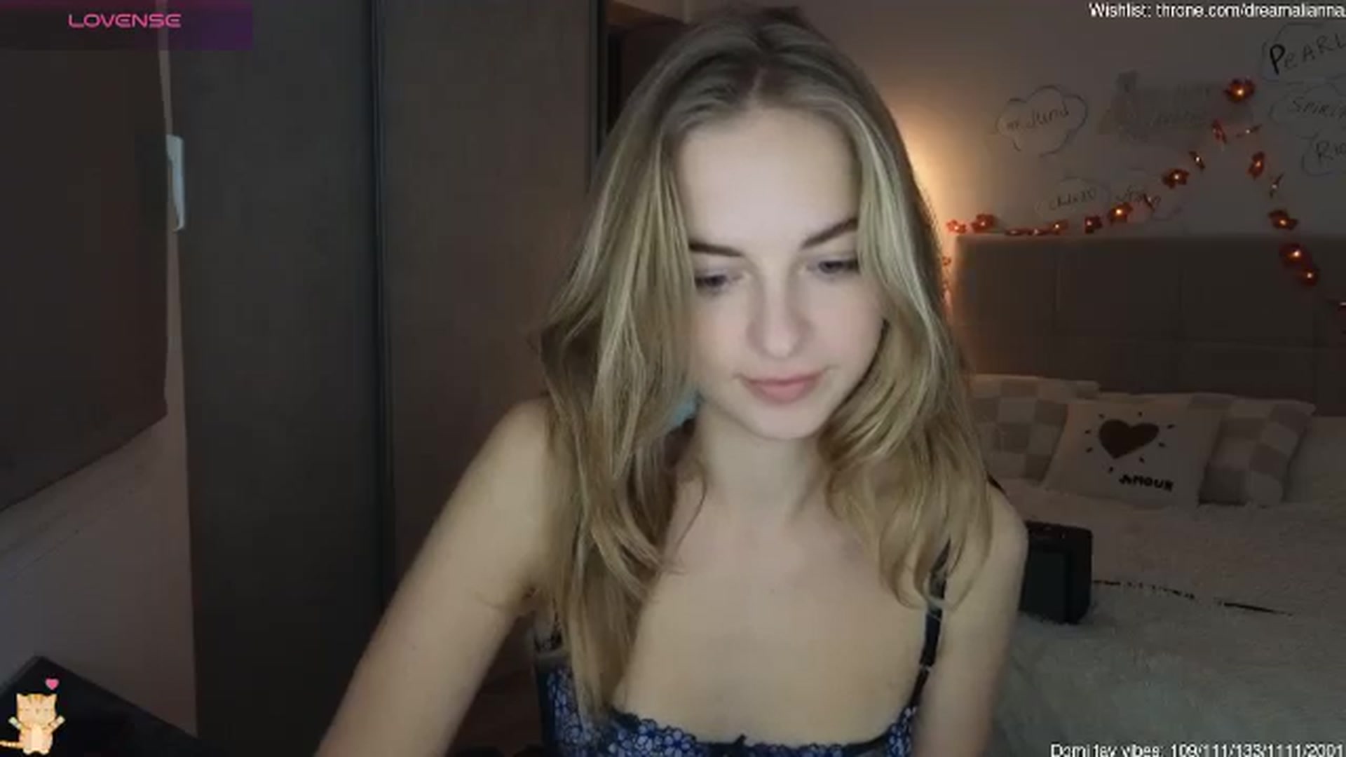 Gallery image thumbnail from DreamAlianna's myfreecams stream on, 01/30/2026, 19:52 image 17 of 20