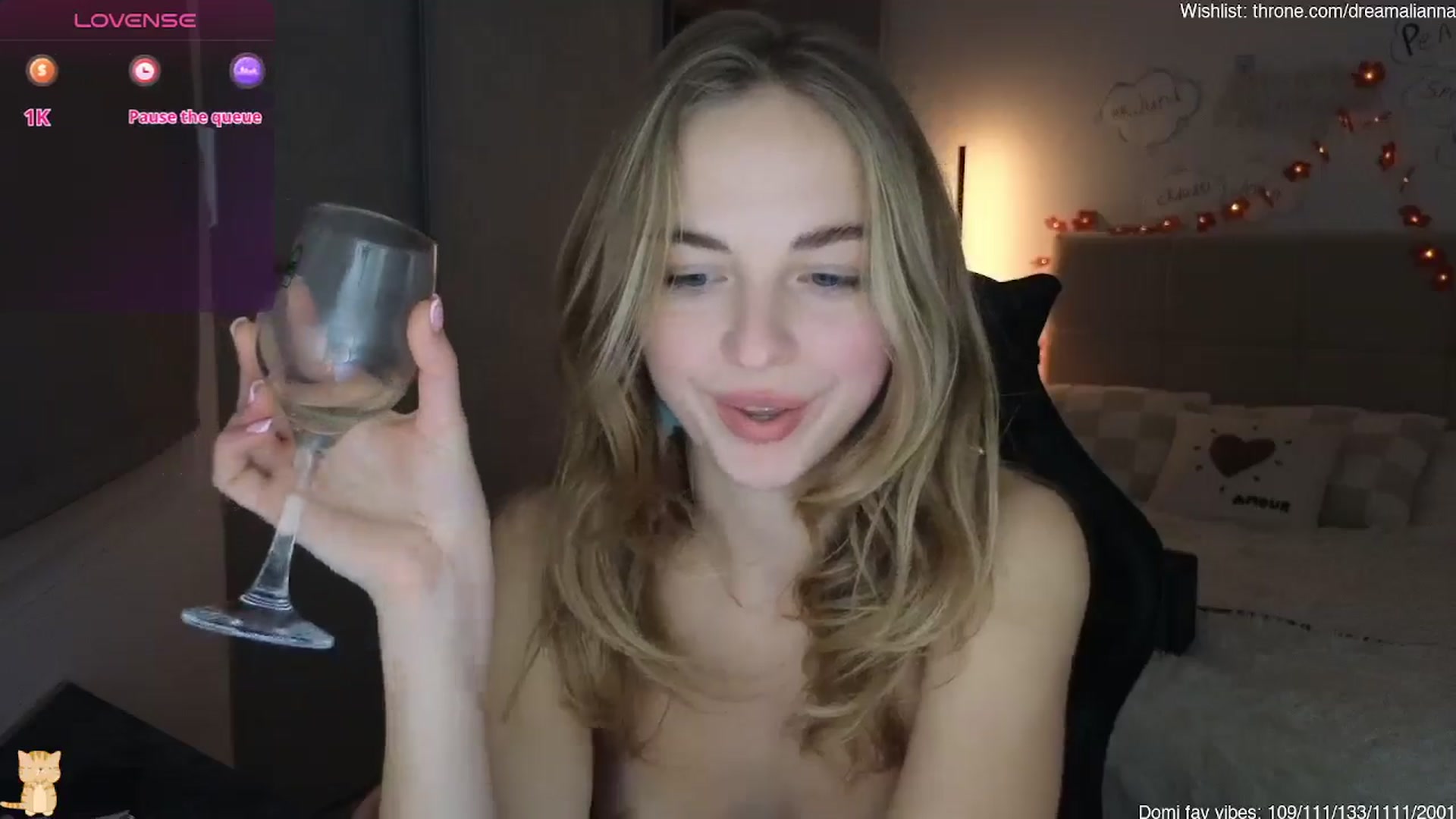 Gallery image thumbnail from DreamAlianna's myfreecams stream on, 01/30/2026, 23:43 image 13 of 20