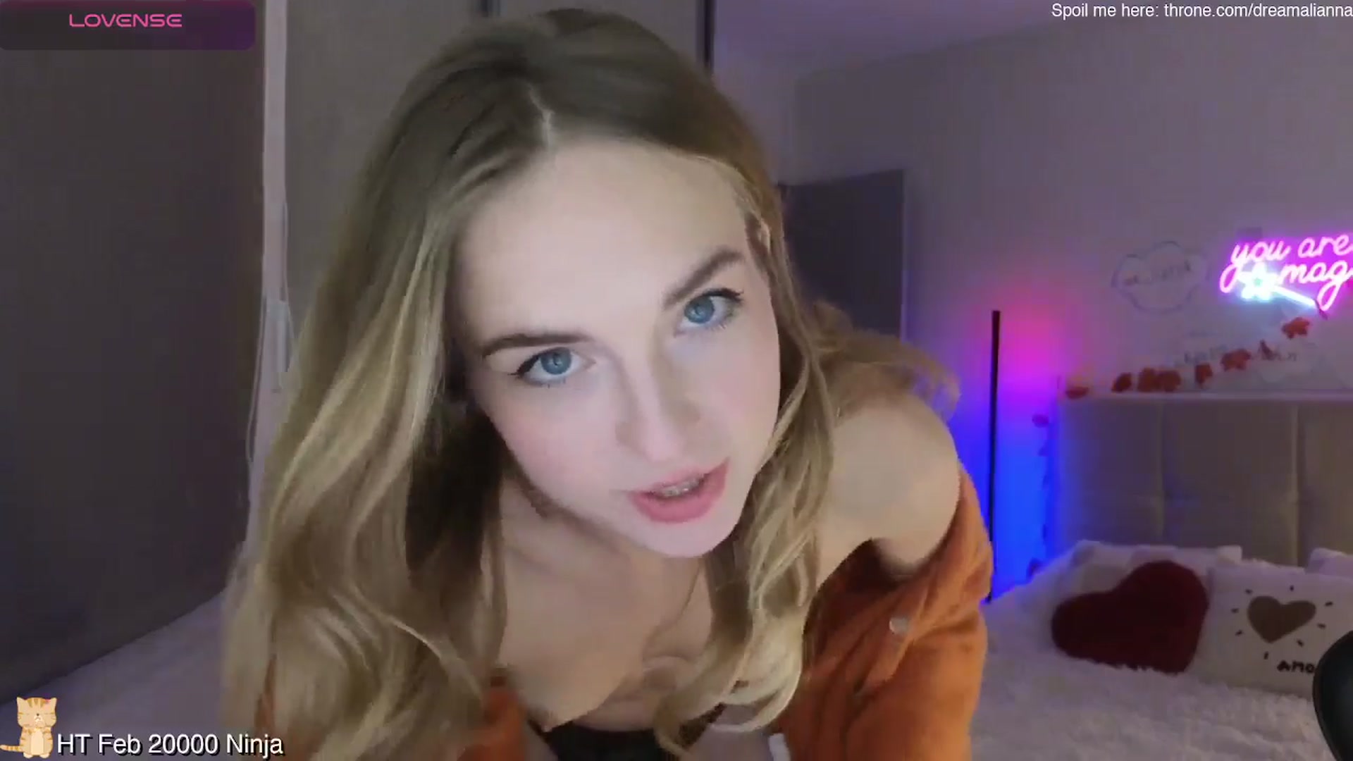 Gallery image thumbnail from DreamAlianna's myfreecams stream on, 02/19/2026, 22:04 image 14 of 20