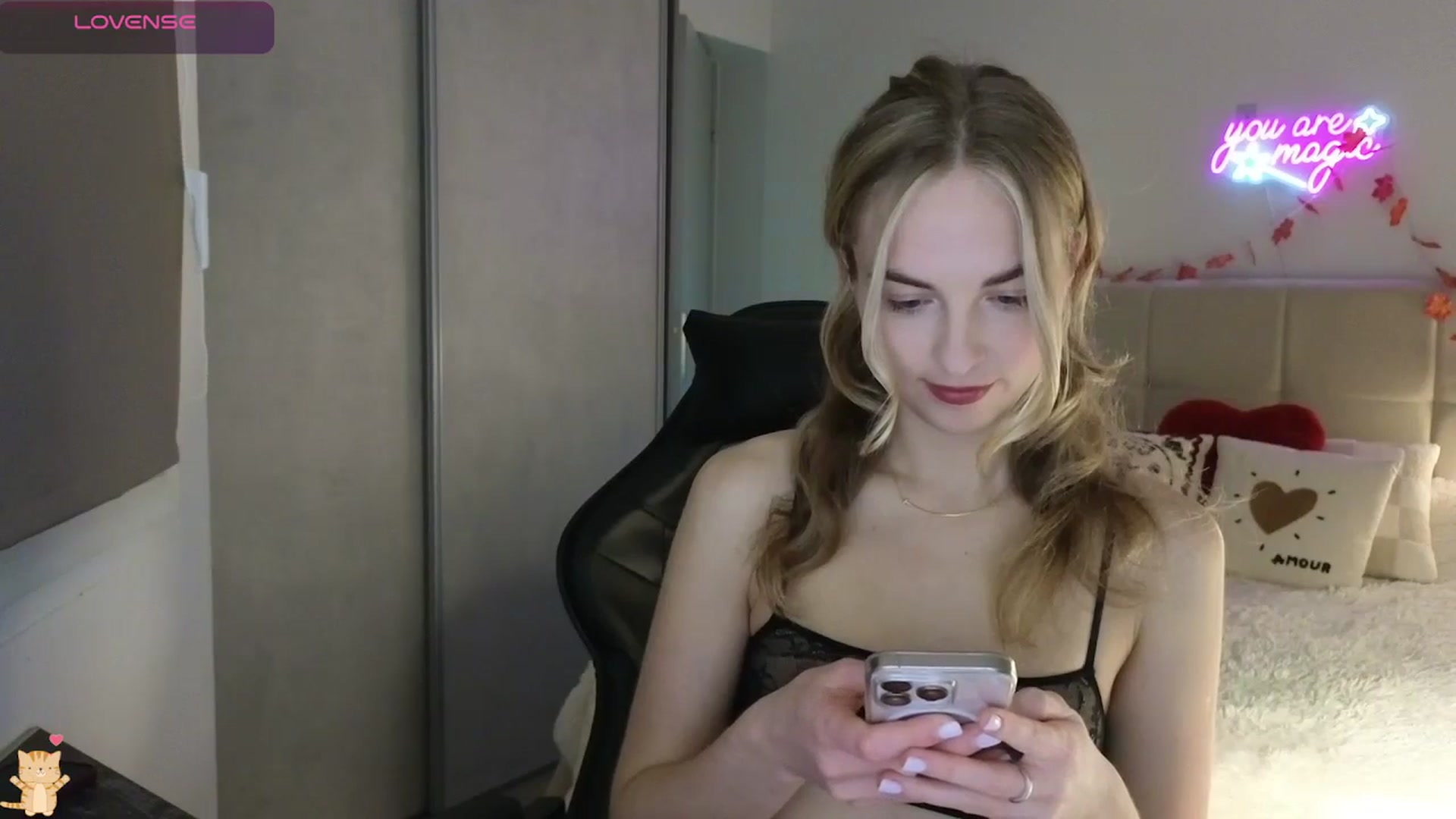 Gallery image thumbnail from DreamAlianna's myfreecams stream on, 03/10/2026, 21:43 image 17 of 20