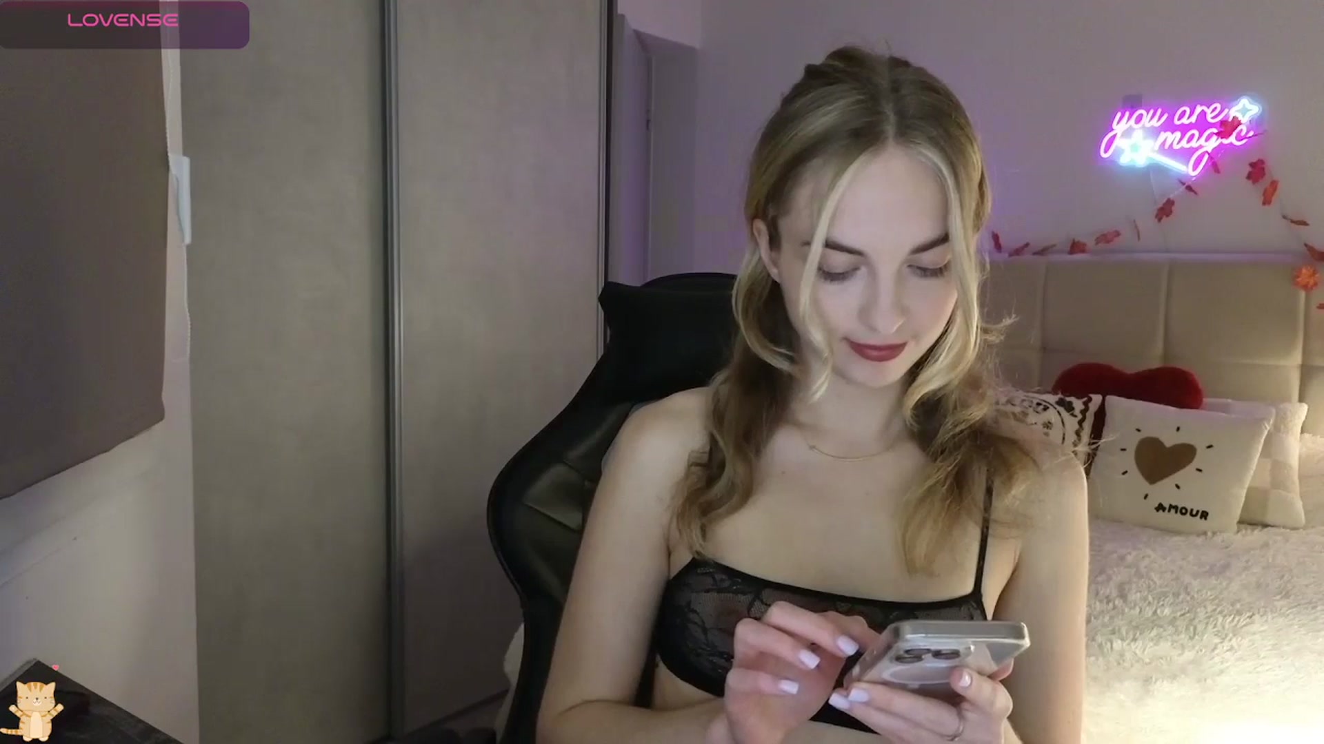 Gallery image thumbnail from DreamAlianna's myfreecams stream on, 03/10/2026, 21:43 image 16 of 20