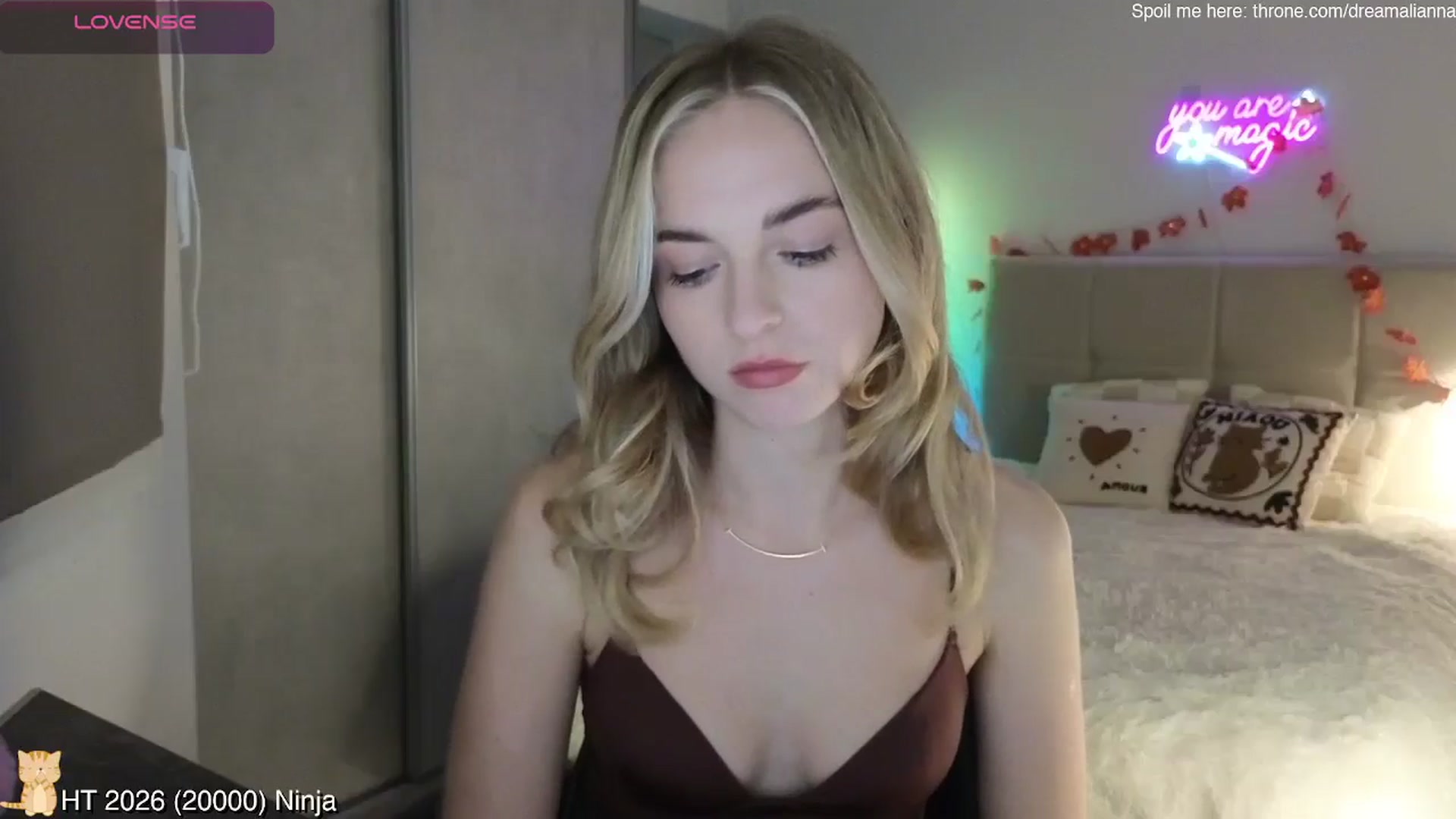 Gallery image thumbnail from DreamAlianna's myfreecams stream on, 03/14/2026, 21:33 image 14 of 20