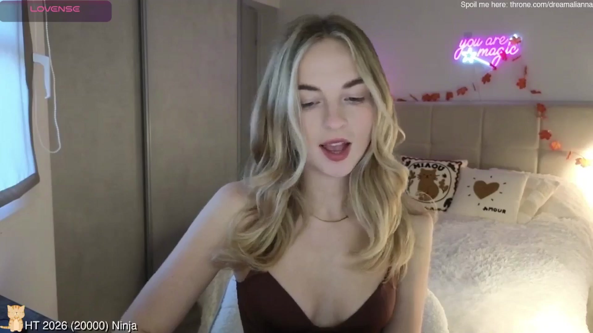 Gallery image thumbnail from DreamAlianna's myfreecams stream on, 03/17/2026, 14:30 image 16 of 20