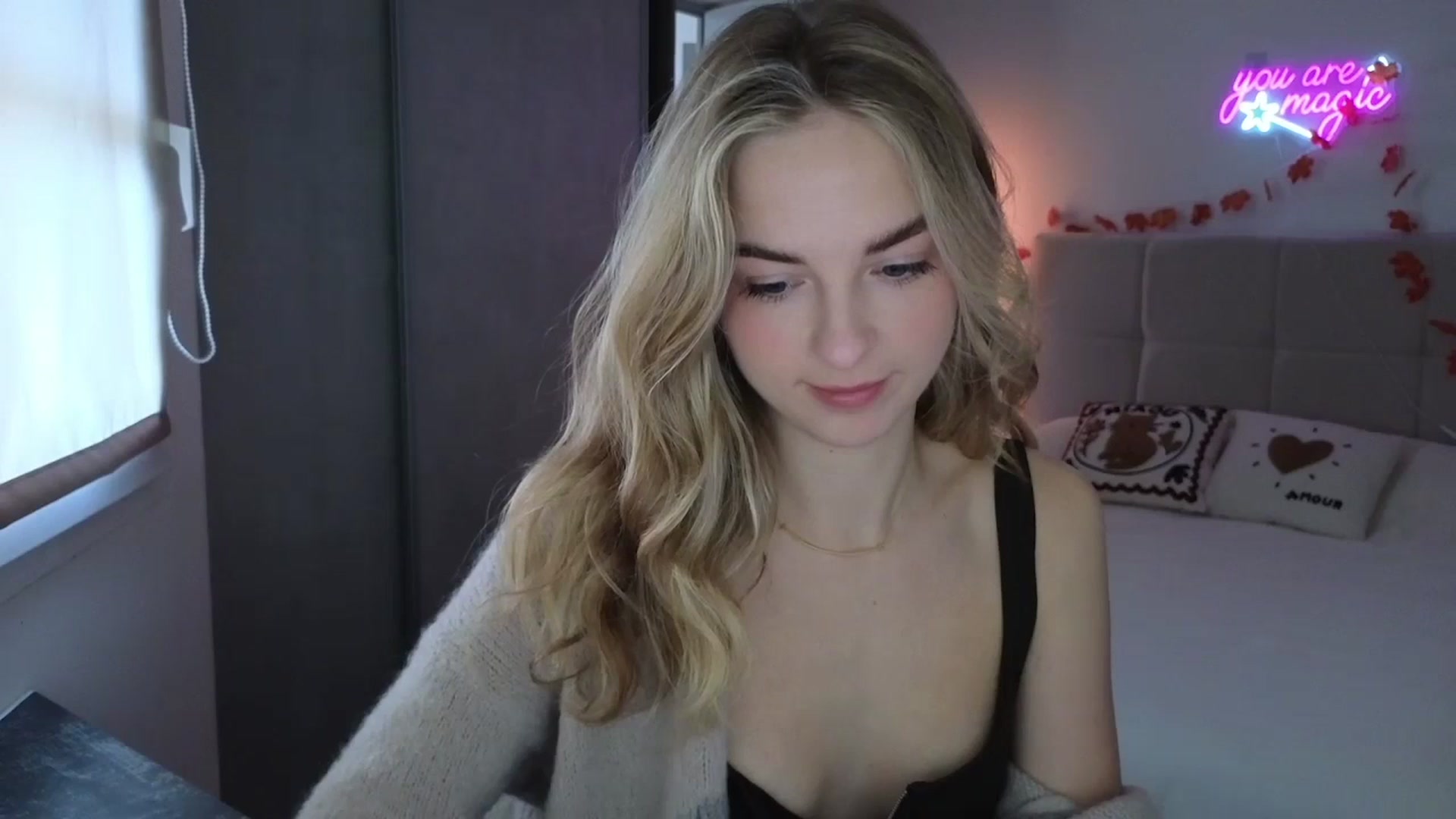 Gallery image thumbnail from DreamAlianna's myfreecams stream on, 03/28/2026, 10:27 image 2 of 20