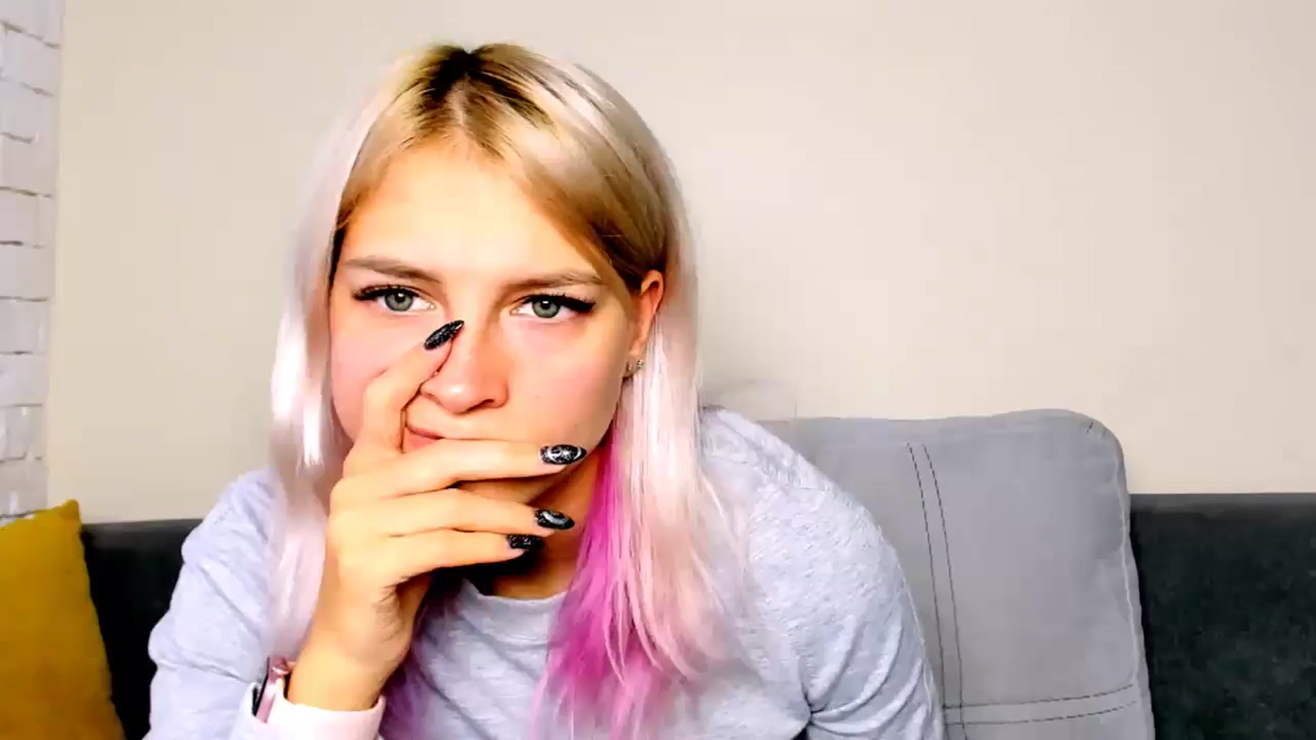 Gallery image thumbnail from DreamBlondy's myfreecams stream on, 10/26/2025, 11:39 image 13 of 20