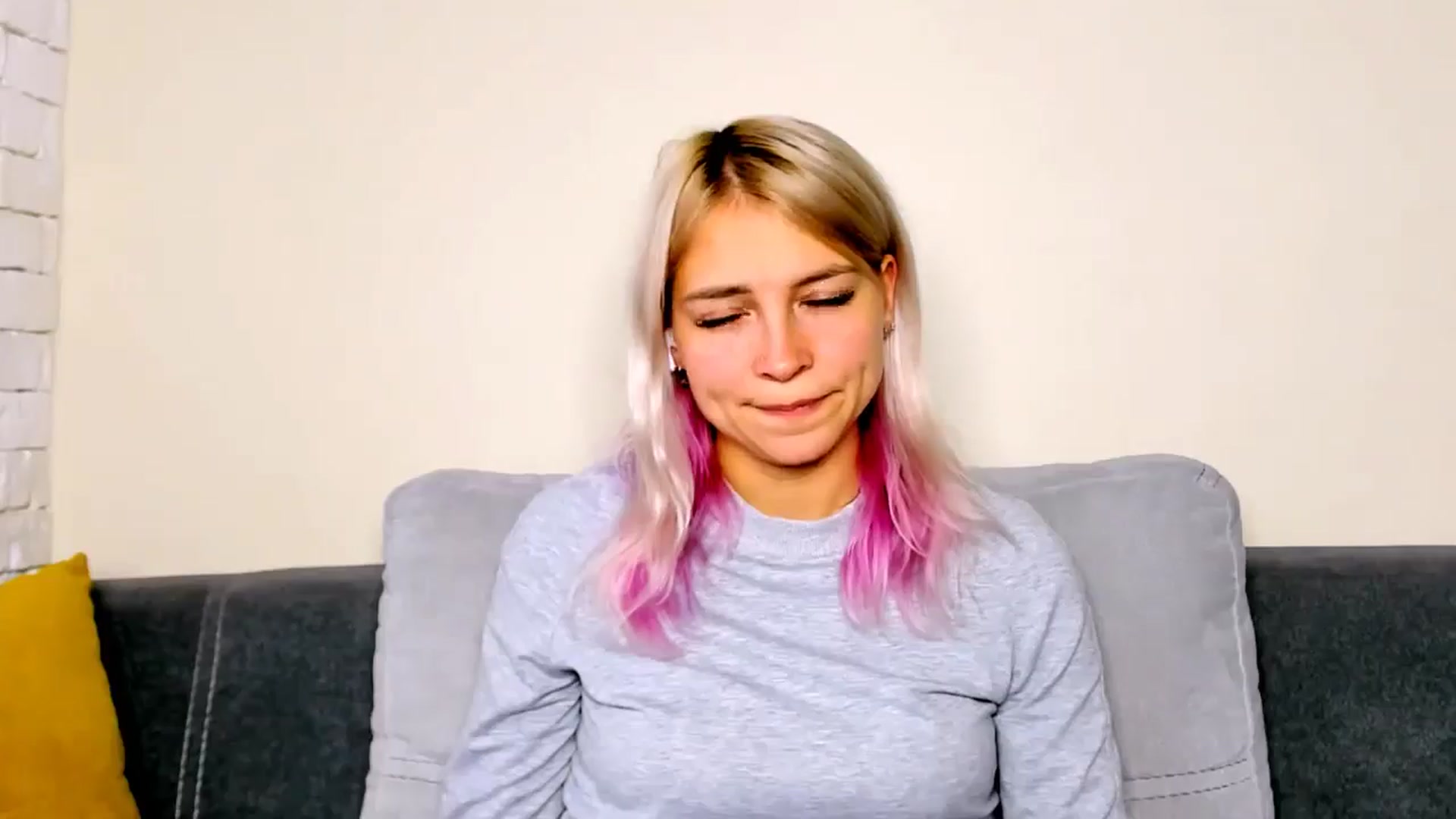 Gallery image thumbnail from DreamBlondy's myfreecams stream on, 10/26/2025, 11:39 image 11 of 20