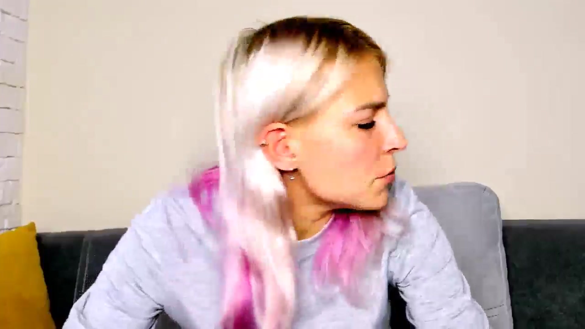 Gallery image thumbnail from DreamBlondy's myfreecams stream on, 10/26/2025, 11:39 image 17 of 20
