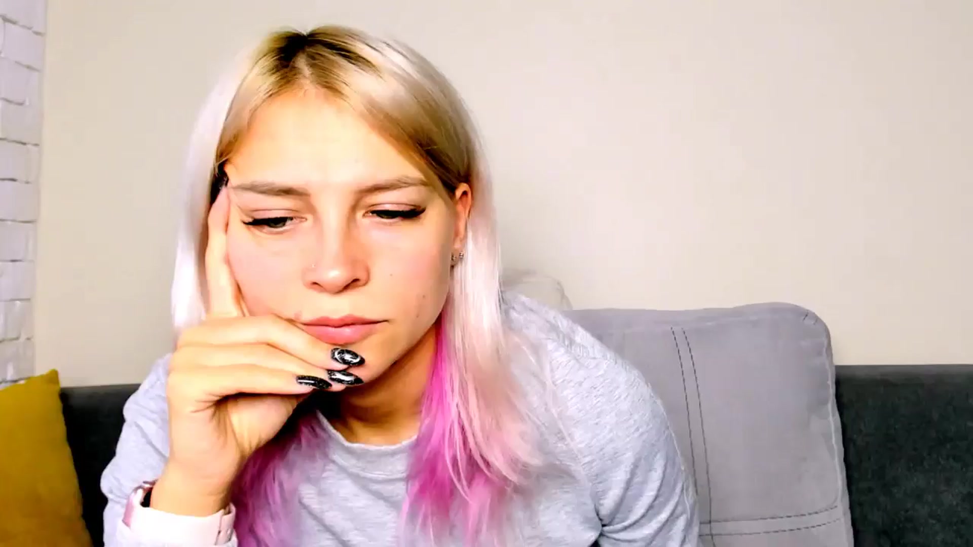 Gallery image thumbnail from DreamBlondy's myfreecams stream on, 10/26/2025, 11:39 image 12 of 20
