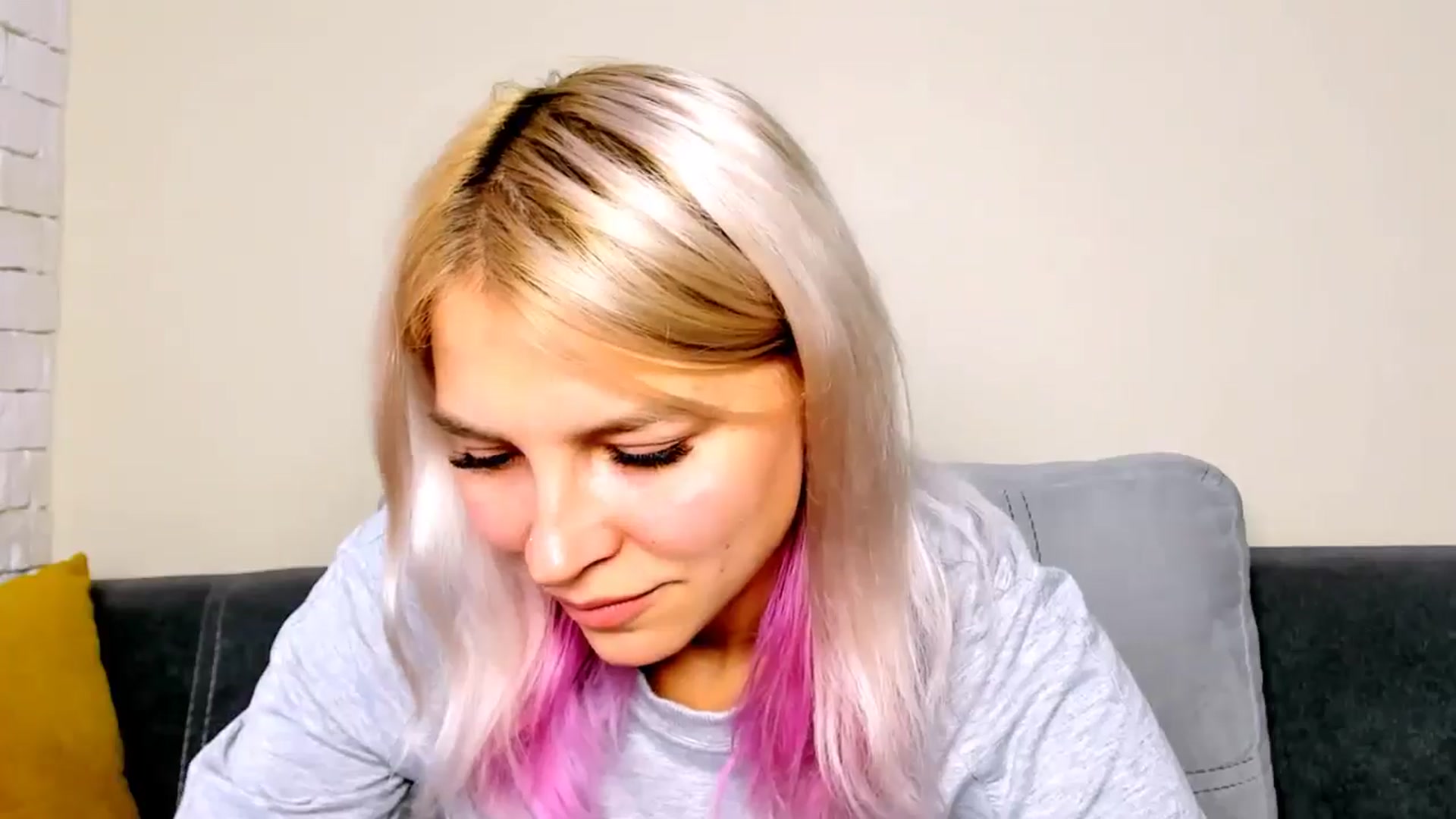 Gallery image thumbnail from DreamBlondy's myfreecams stream on, 10/26/2025, 11:39 image 6 of 20