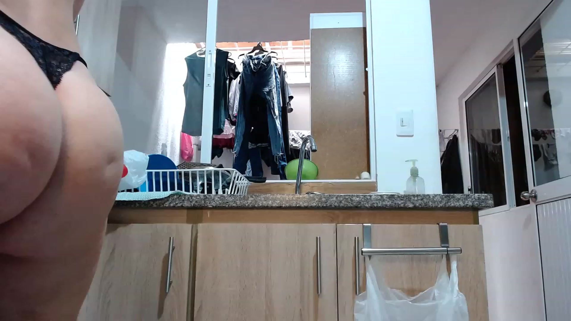 Gallery image thumbnail from DreamBootyXx's myfreecams stream on, 02/07/2023, 18:37 image 3 of 20