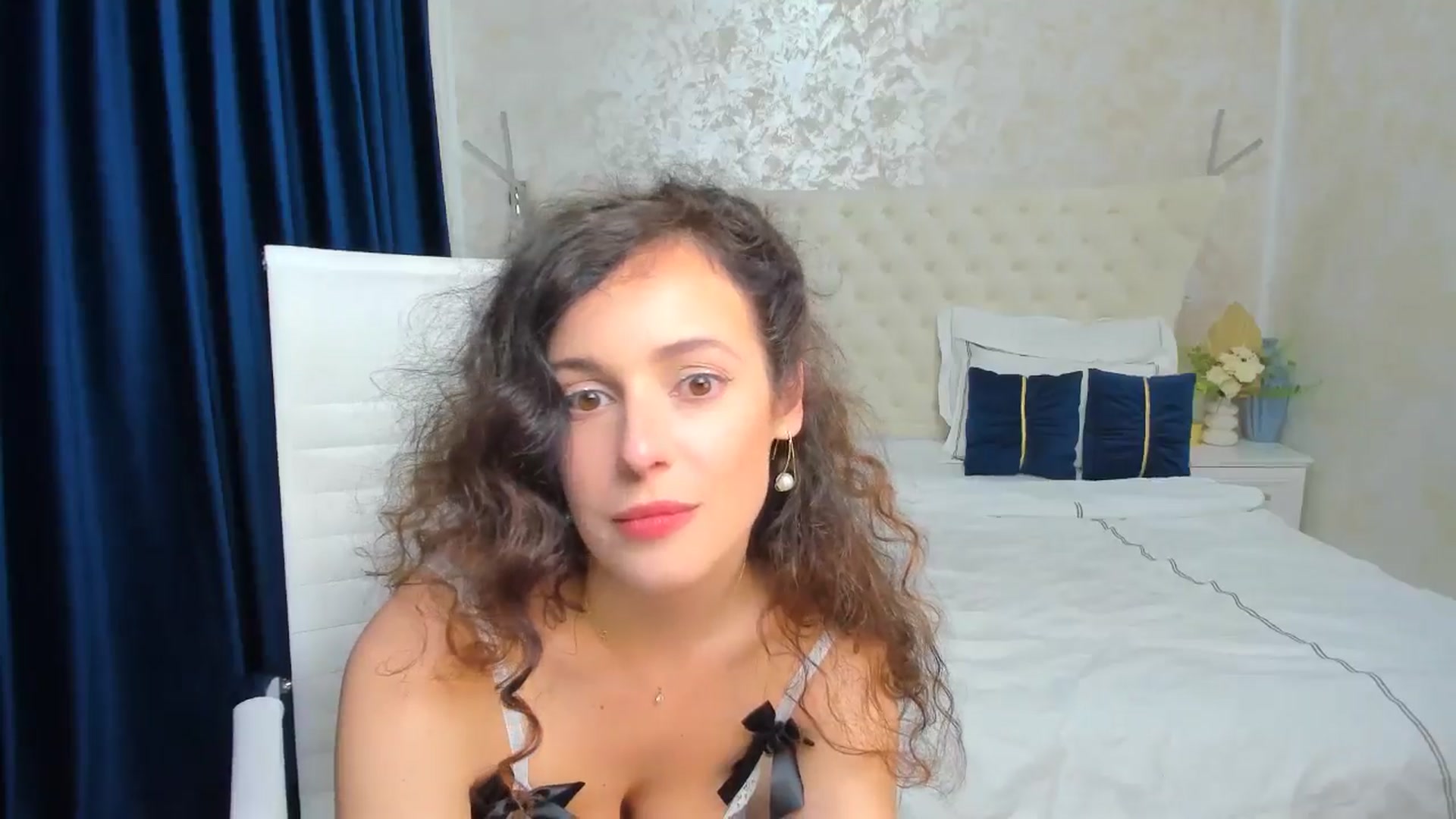 Gallery image thumbnail from DreamEvy's myfreecams stream on, 04/22/2025, 02:16 image 17 of 20