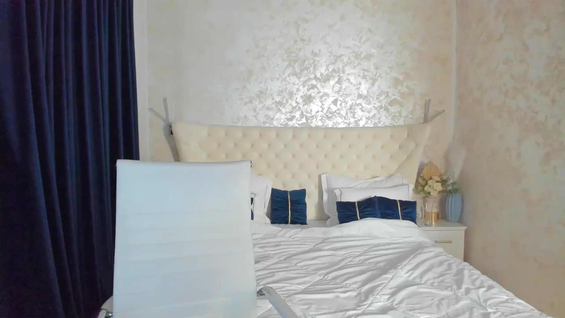 Gallery image thumbnail from DreamEvy's myfreecams stream on, 06/21/2025, 24:46 image 9 of 20