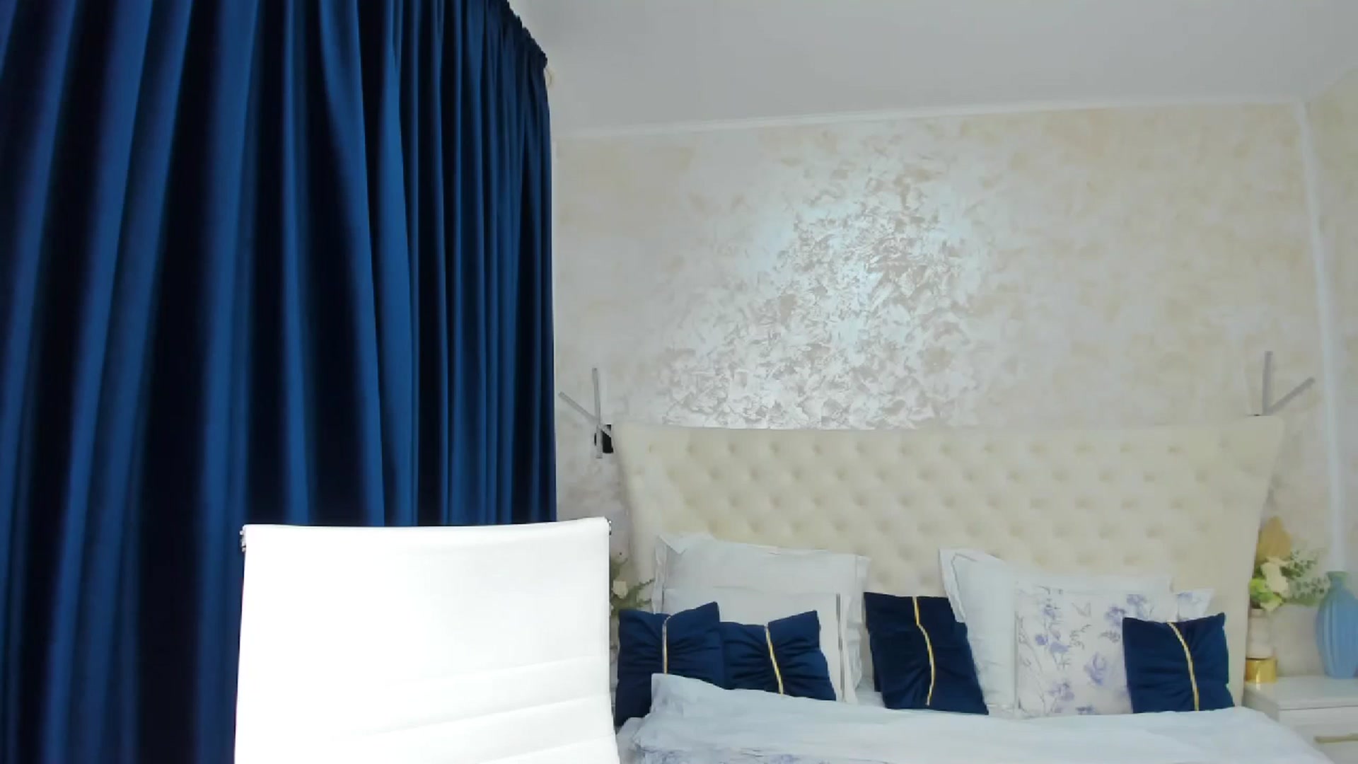 Gallery image thumbnail from DreamEvy's myfreecams stream on, 08/15/2025, 24:03 image 9 of 20