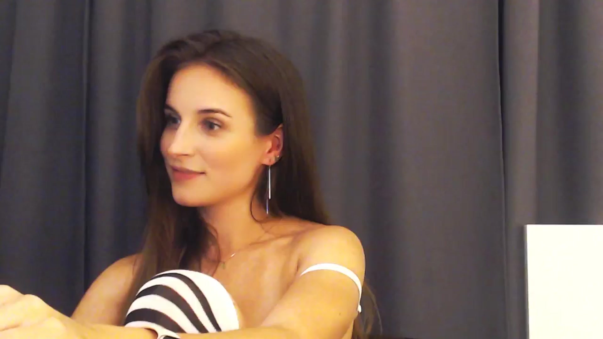 Gallery image thumbnail from Dream_Dalia's myfreecams stream on, 10/01/2025, 18:36 image 13 of 20