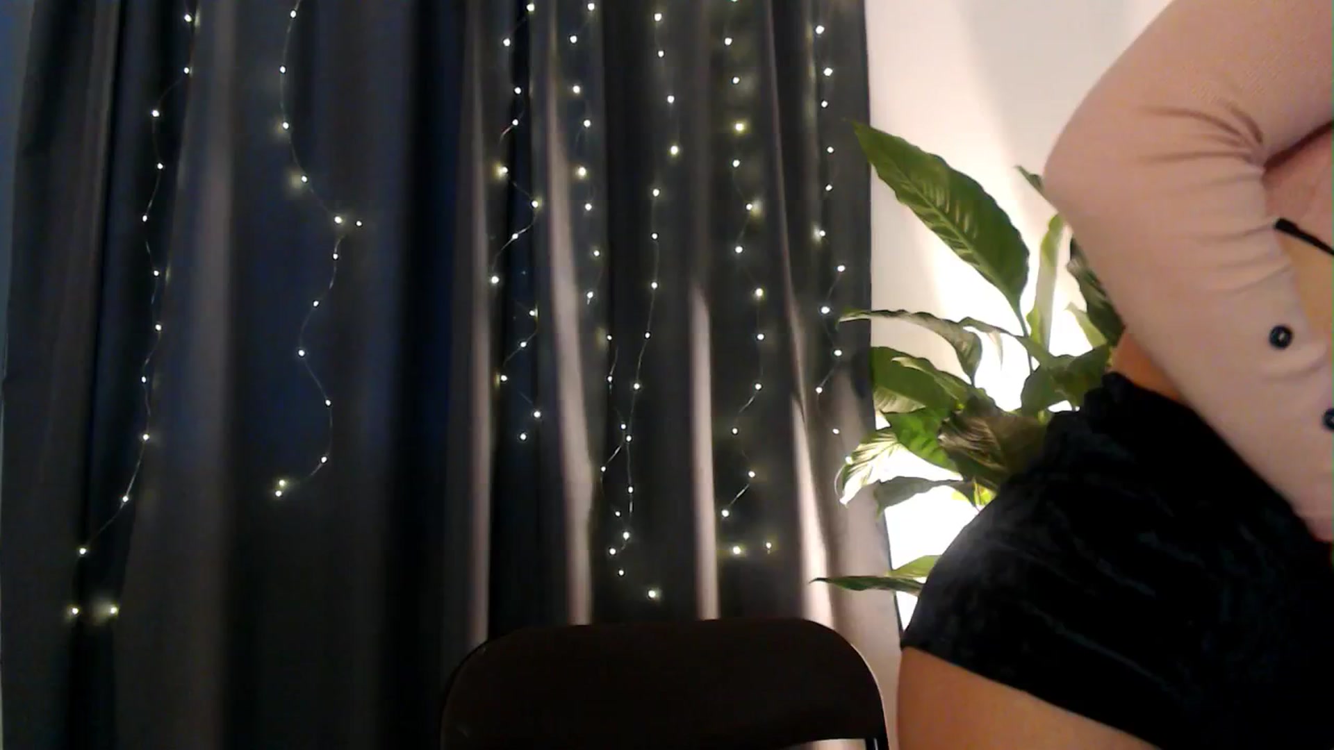 Gallery image thumbnail from Dream_Dalia's myfreecams stream on, 11/21/2025, 12:31 image 15 of 20