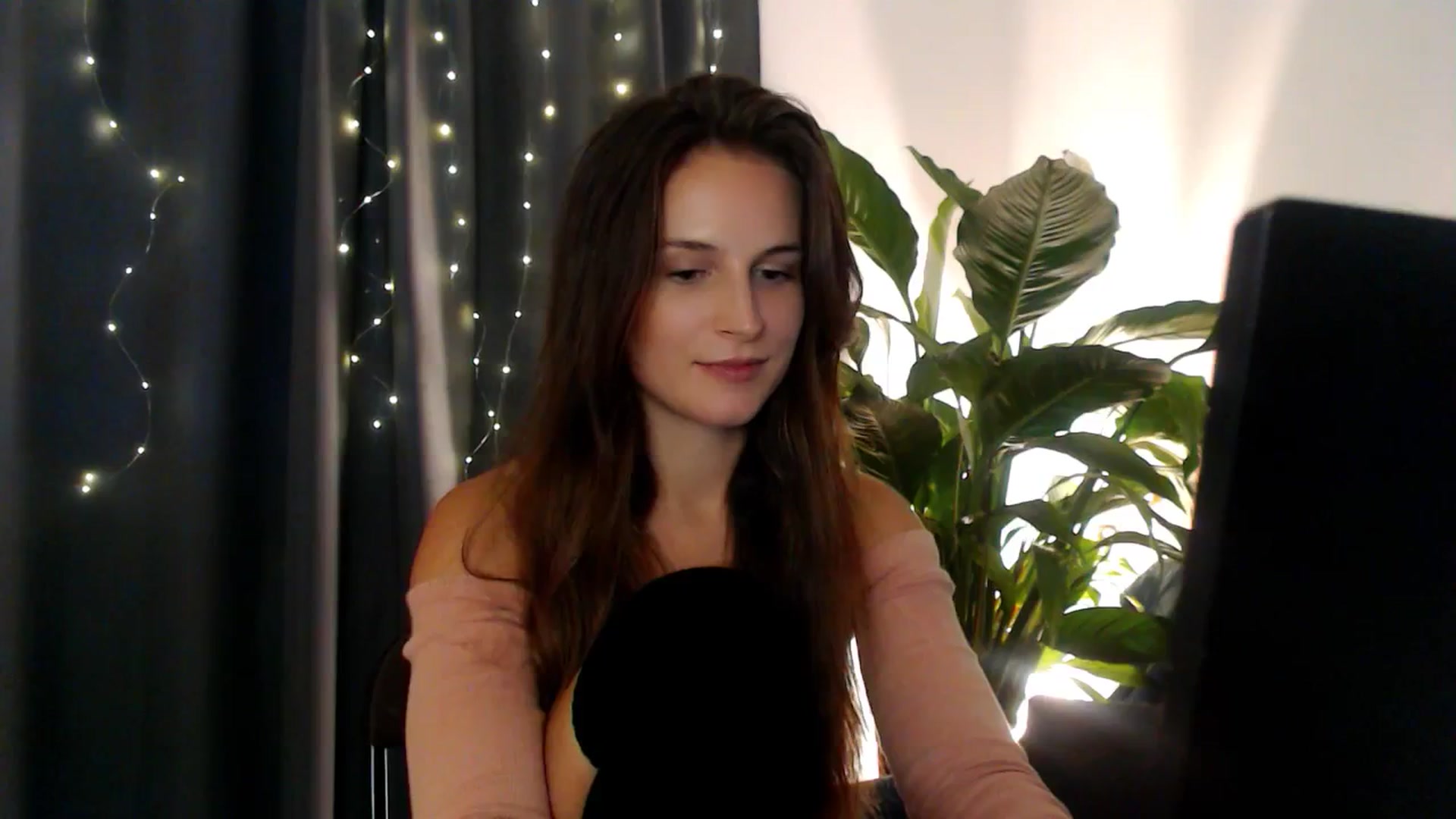 Gallery image thumbnail from Dream_Dalia's myfreecams stream on, 11/21/2025, 14:06 image 6 of 20