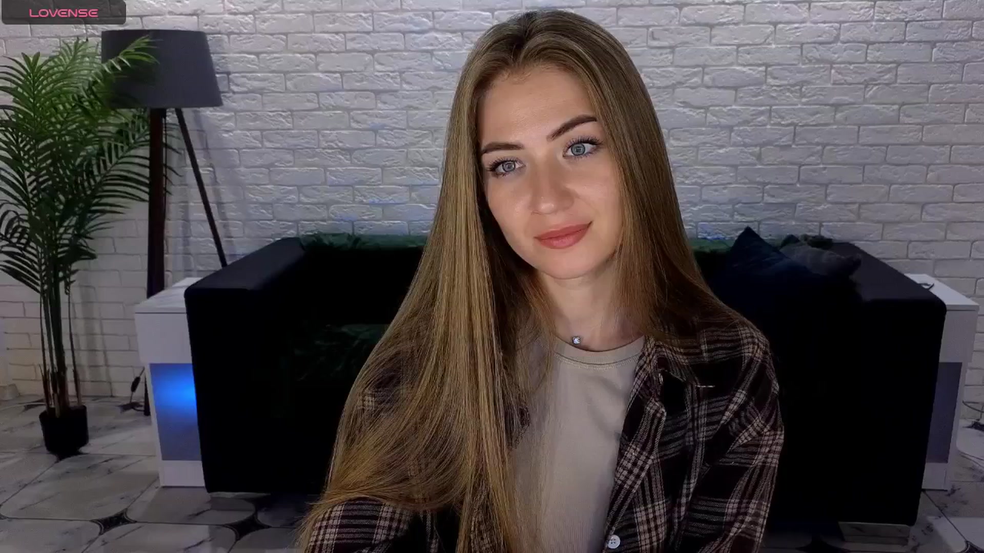 Gallery image thumbnail from Dreameedevil's myfreecams stream on, 06/22/2025, 11:28 image 3 of 20