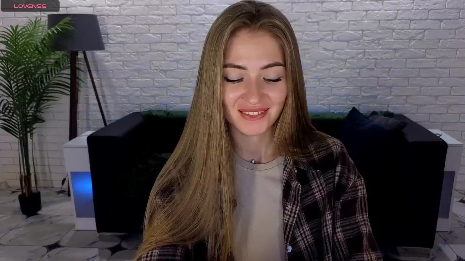 Gallery image thumbnail from Dreameedevil's myfreecams stream on, 06/22/2025, 11:28 image 1 of 20