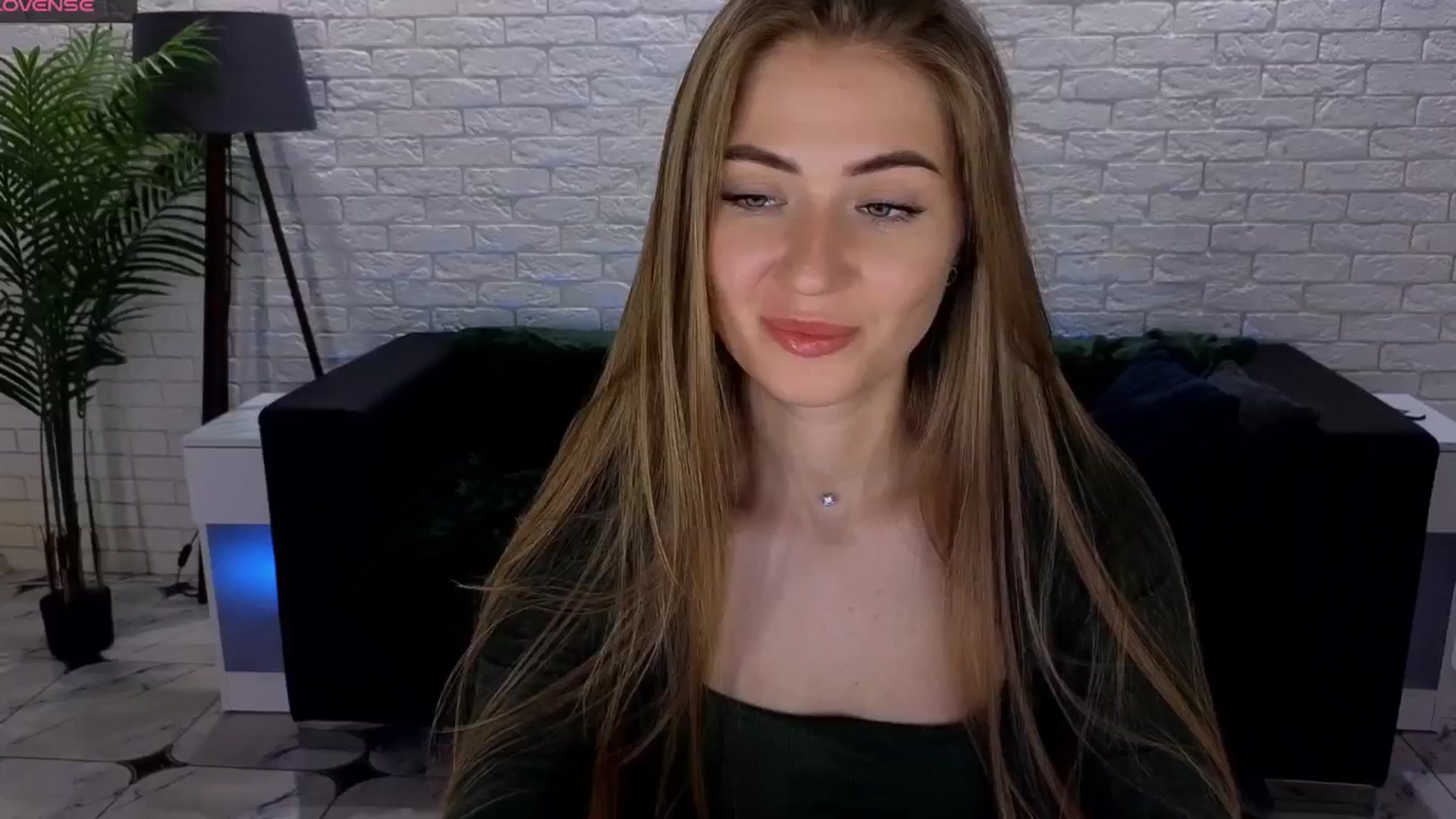 Gallery image thumbnail from Dreameedevil's myfreecams stream on, 06/23/2025, 11:33 image 1 of 20