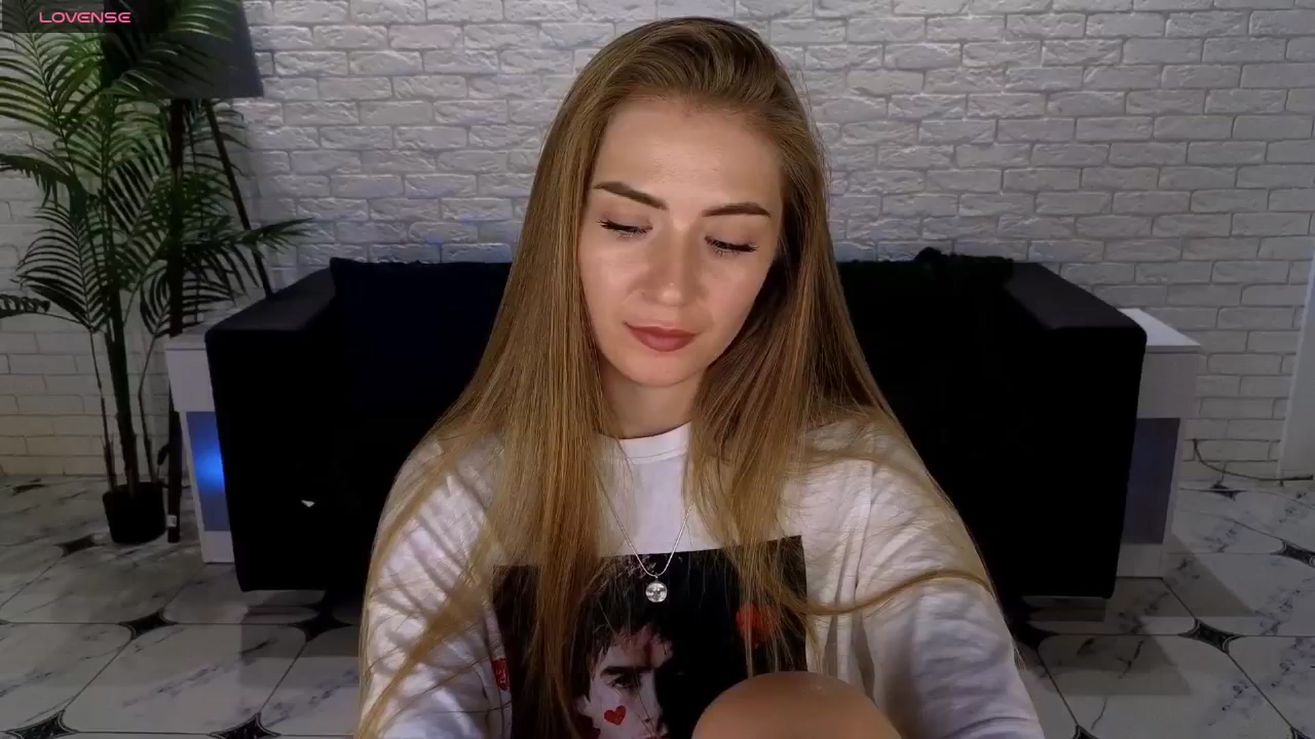 Gallery image thumbnail from Dreameedevil's myfreecams stream on, 07/12/2025, 11:43 image 9 of 20