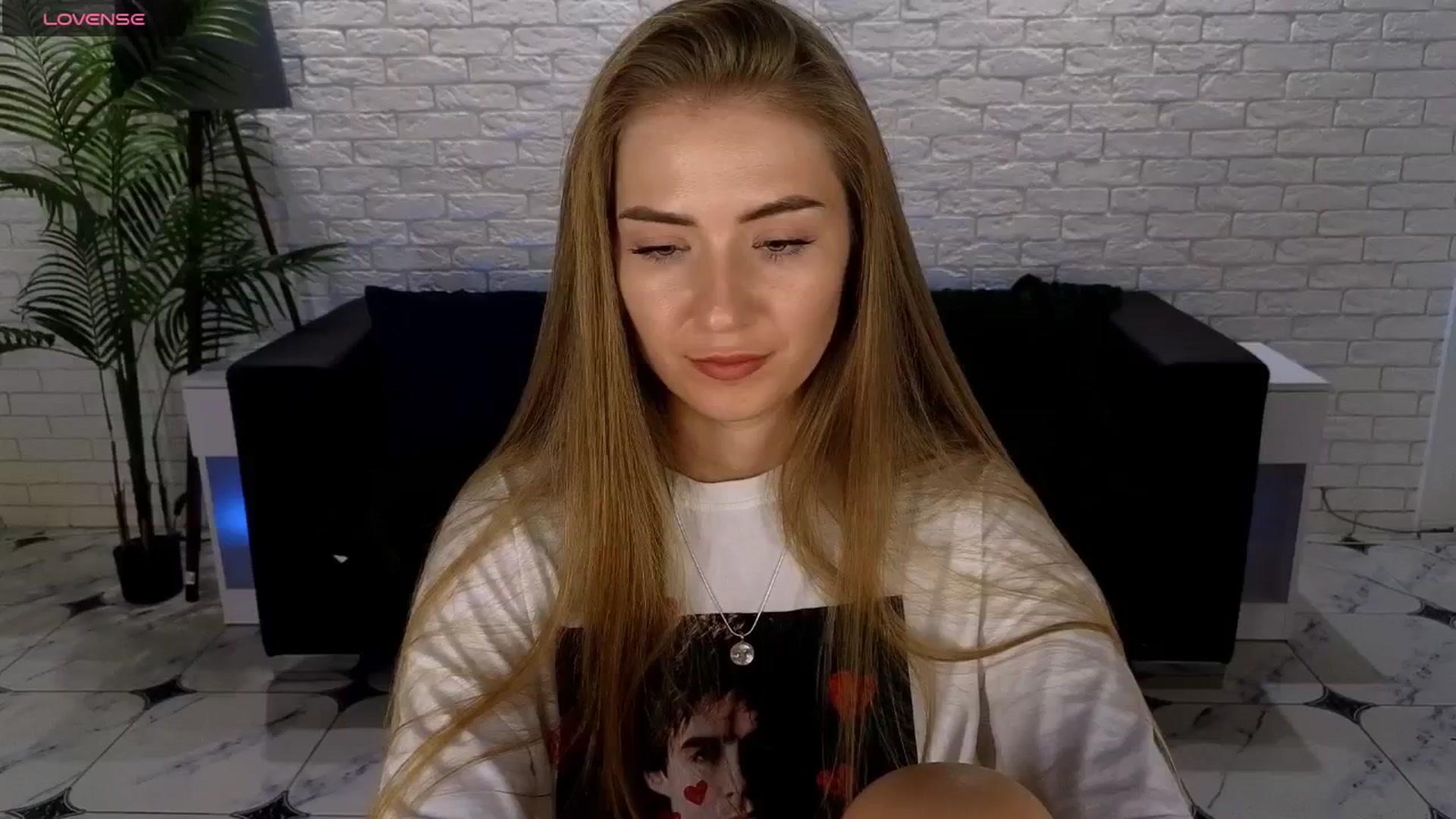 Gallery image thumbnail from Dreameedevil's myfreecams stream on, 07/12/2025, 11:43 image 4 of 20