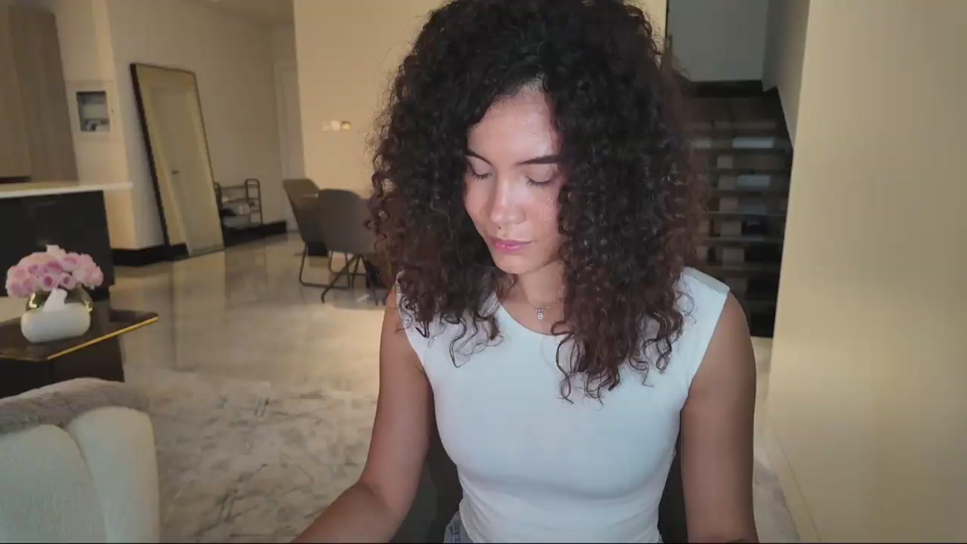 Gallery image thumbnail from Dreamg's myfreecams stream on, 07/29/2026, 14:31 image 13 of 20