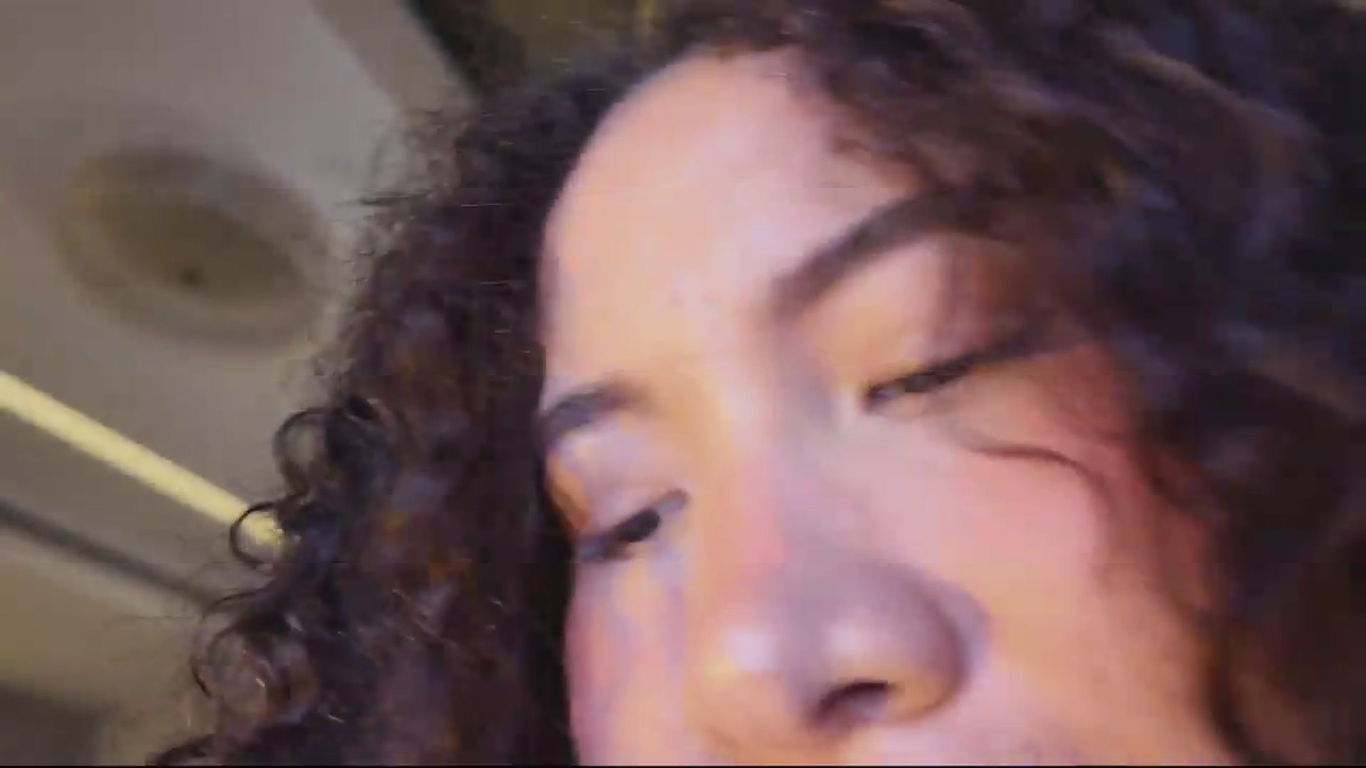 Gallery image thumbnail from Dreamg's myfreecams stream on, 08/18/2026, 17:45 image 6 of 20