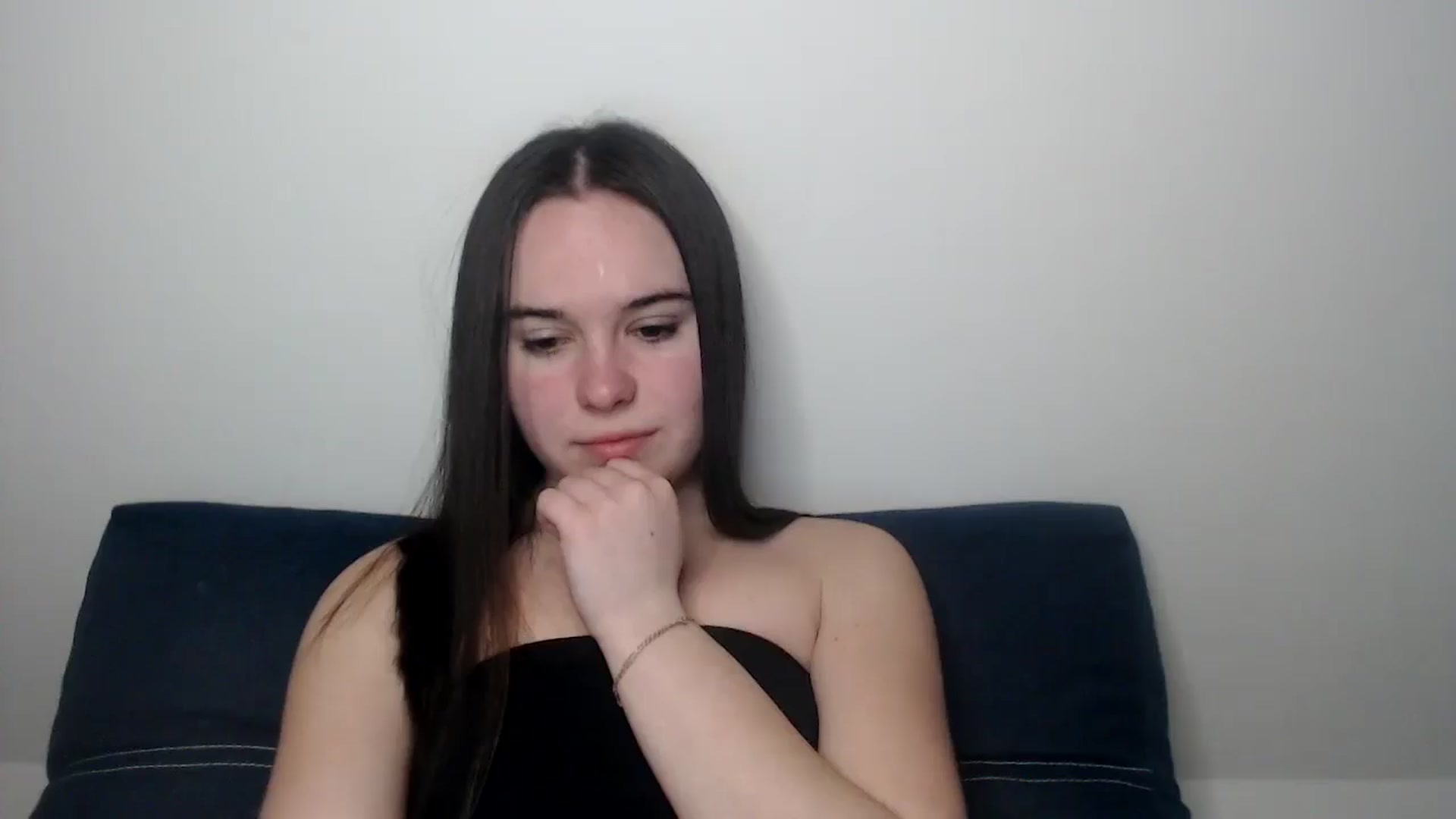 Gallery image thumbnail from Dreamies's myfreecams stream on, 03/17/2025, 20:44 image 11 of 20