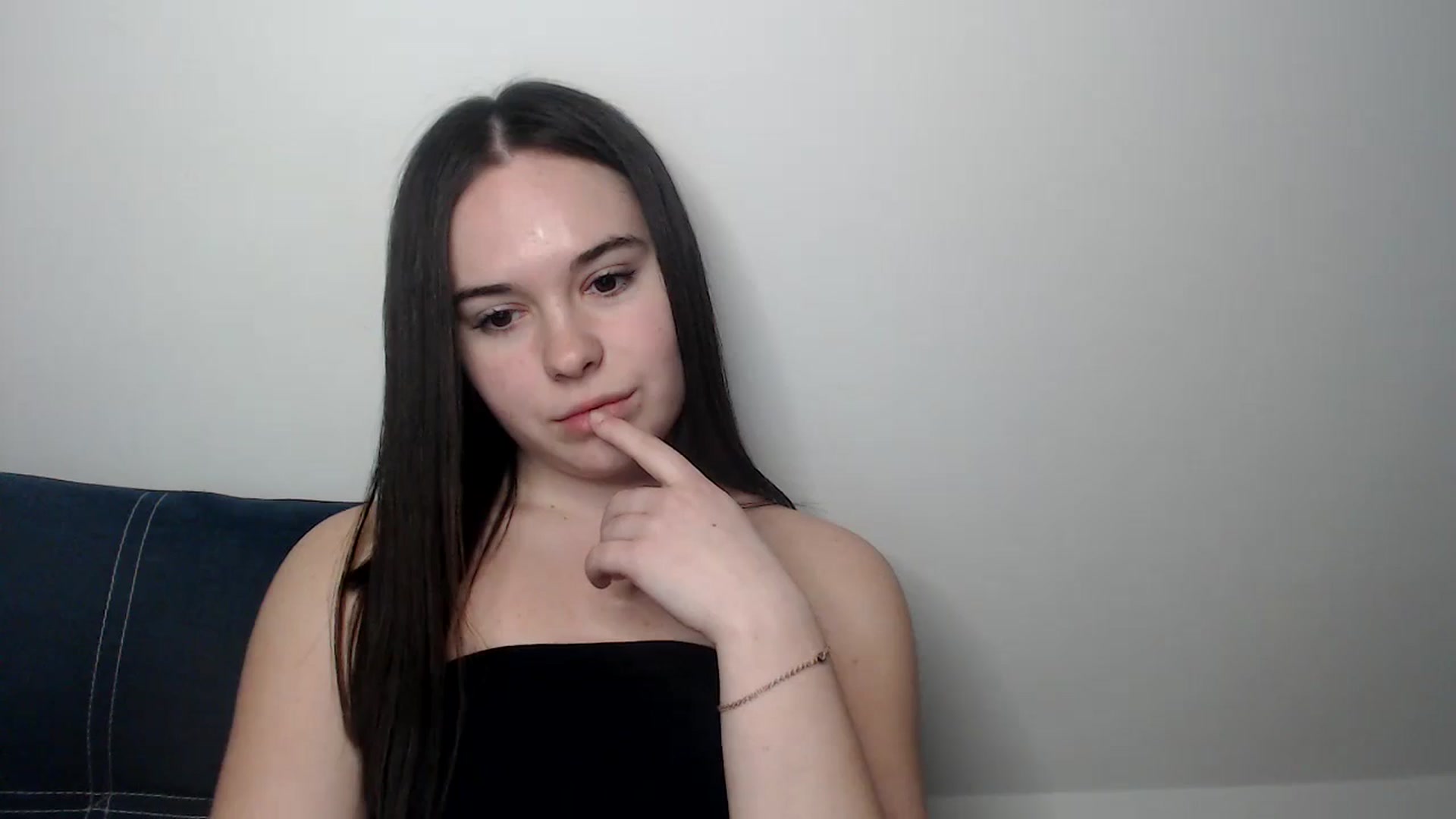 Gallery image thumbnail from Dreamies's myfreecams stream on, 03/18/2025, 18:08 image 12 of 20